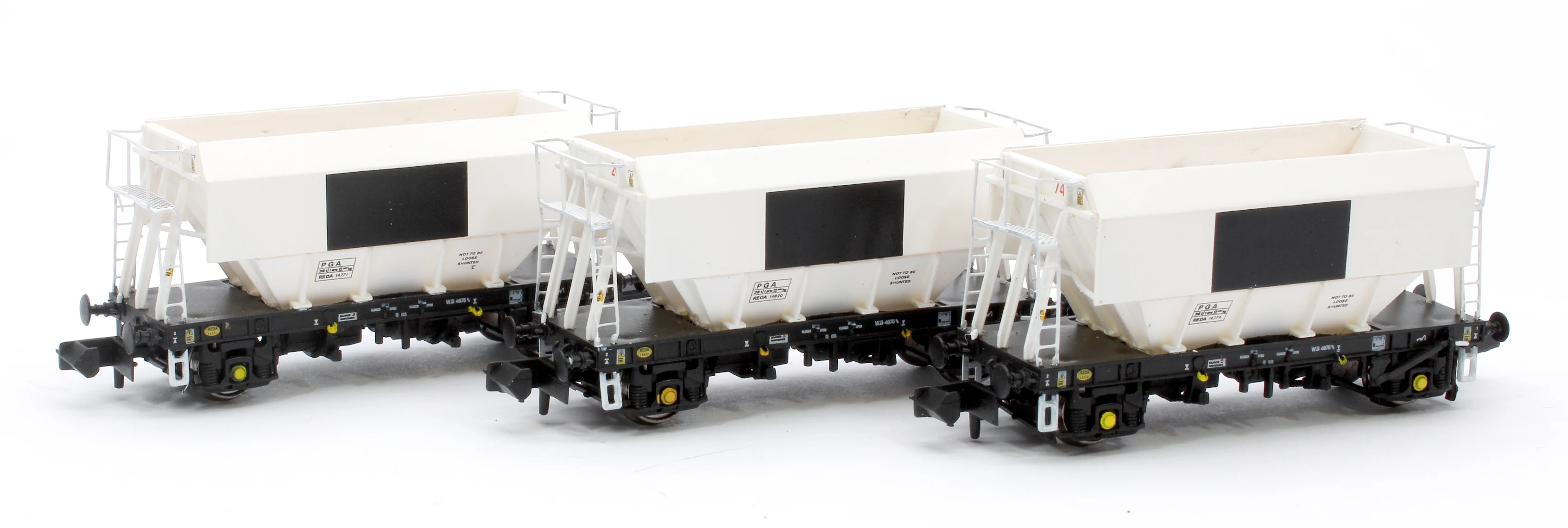 CM PG012 N (WP) TP (A) Set of 3 PGA 51T Hopper Wagons (White with Patch)