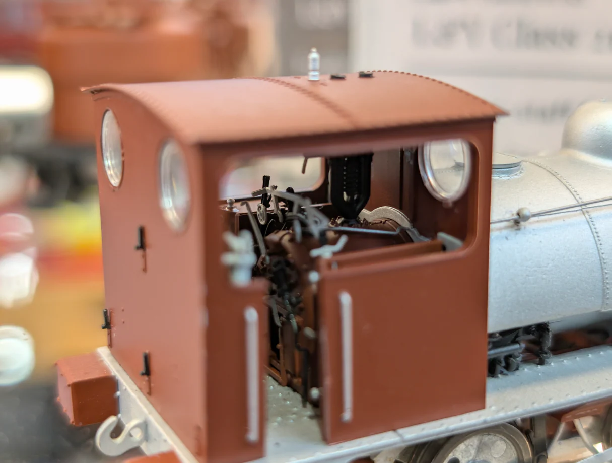 C1024 LYR 'Pug' 0-4-0ST "Prince" United Glass Bottle Manufacturer Lined Red Steam Locomotive - Image 6