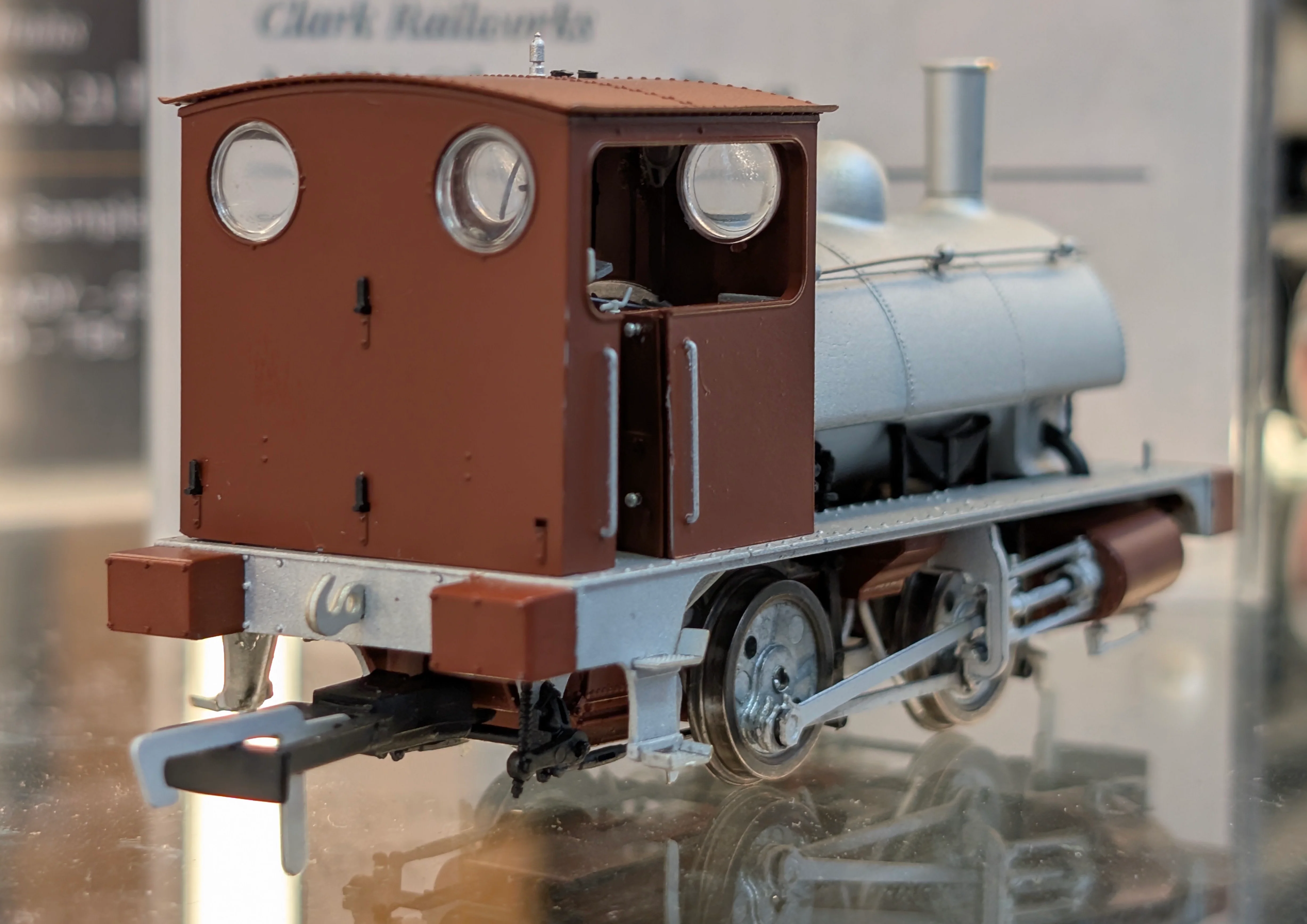 C1028 LYR 'Pug' 0-4-0ST 19 LYR Unlined Black (as preserved) Steam Locomotive - Image 3