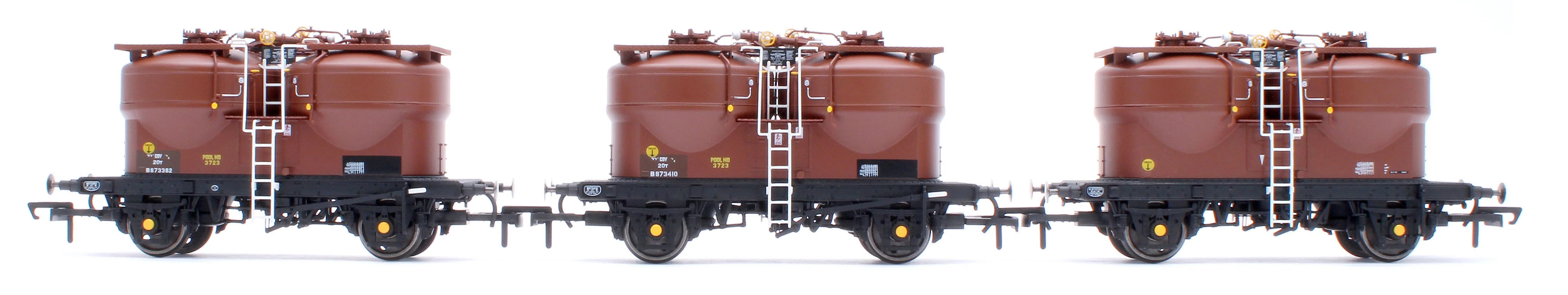 C3042A Set of 3 Prestwin Silo Wagons in BR Bauxite - TOPS - Image 2