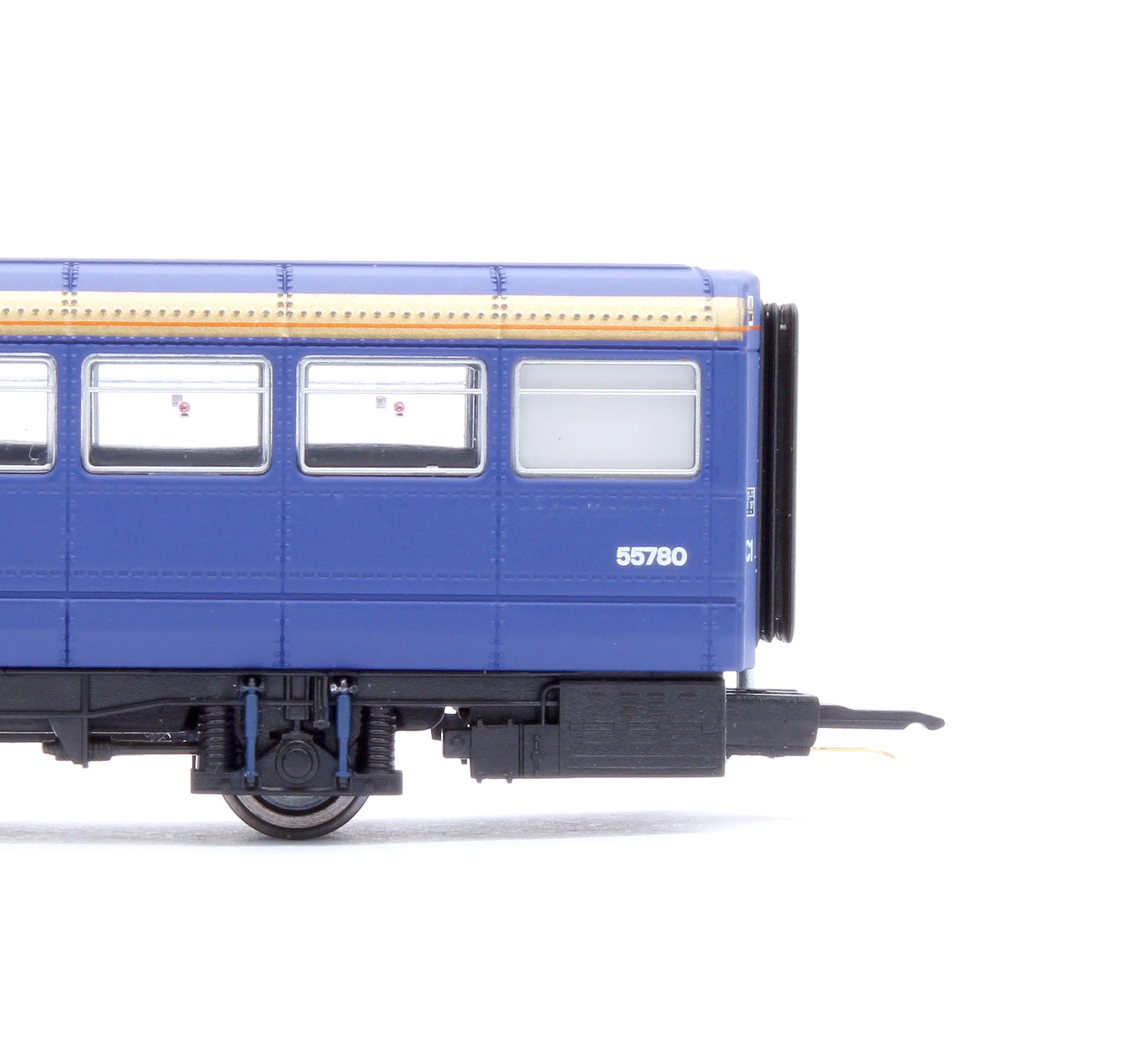 2D-142-009D Class 142 First Great Western Blue/Gold DMU 142070 - DCC Fitted - Image 7