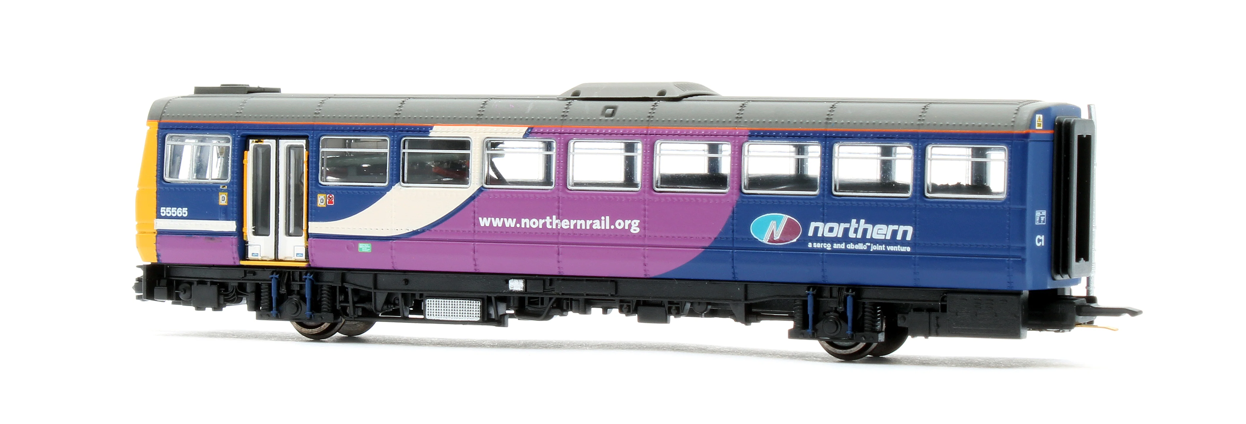 2D-142-006 Class 142 Northern Rail 142024 DMU - Image 10
