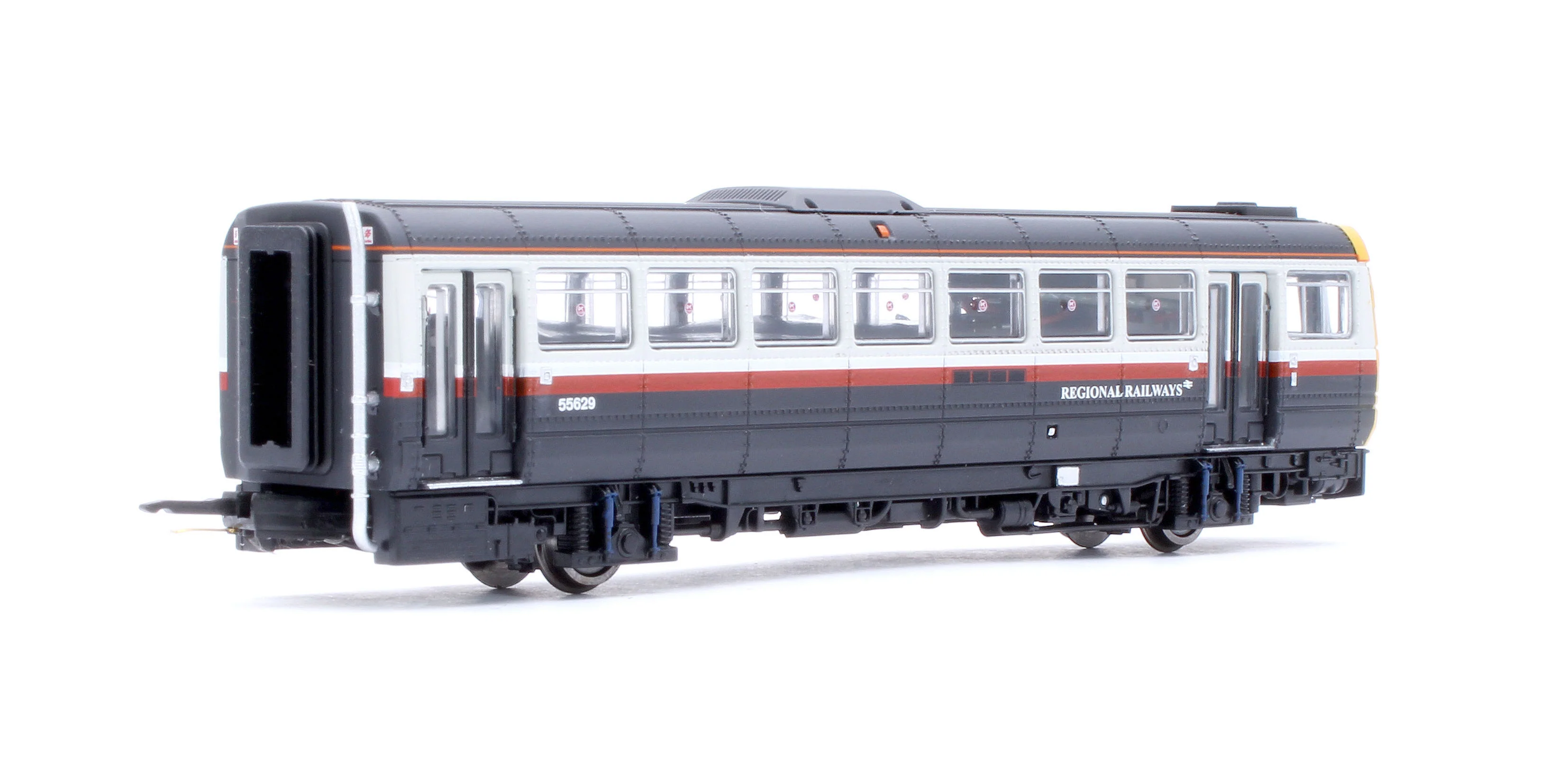 2D-142-008D Class 142 Regional Railways Red/Grey/White DMU 142038 - DCC Fitted - Image 6