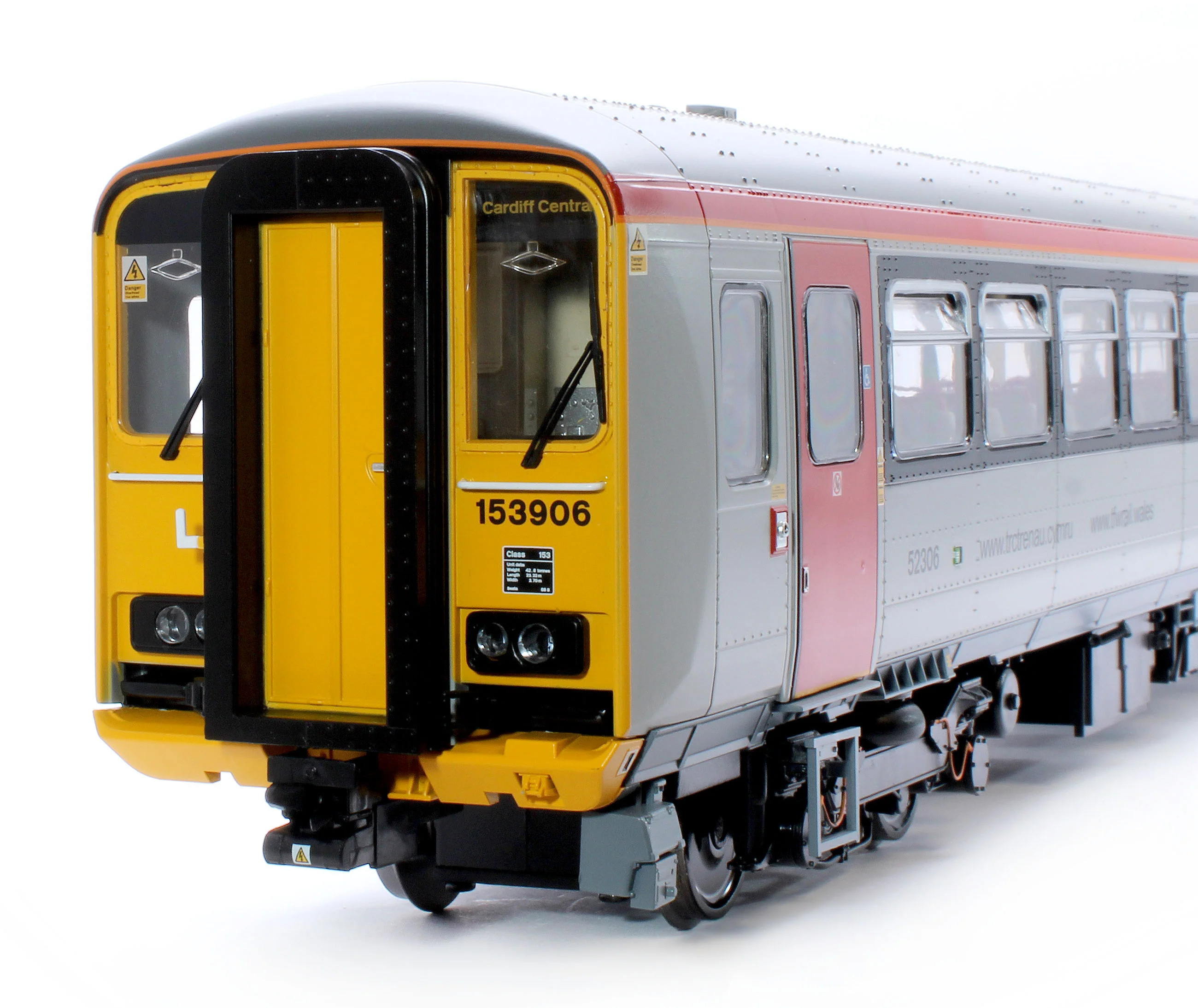 53271 Class 153 Transport for Wales Grey/Red 153906 Diesel Locomotive - Image 7