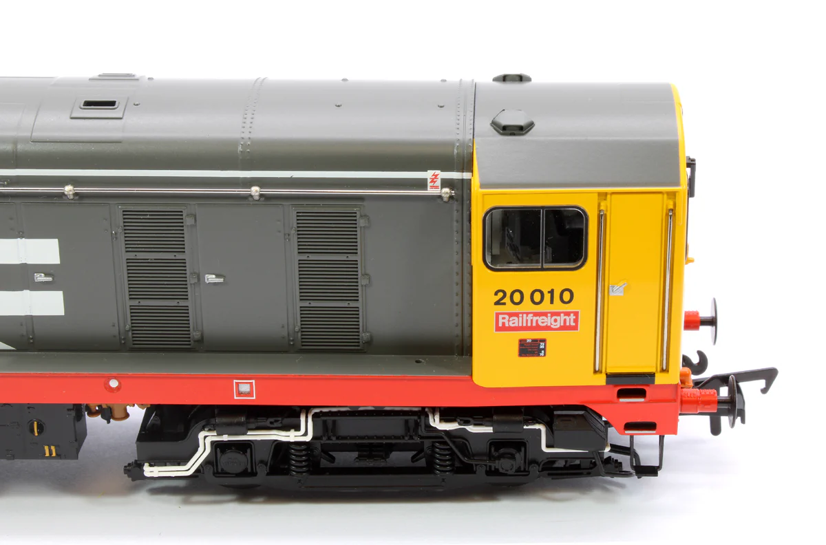 35-357A Class 20/0 Disc Headcode 20010 BR Railfreight (Red Stripe) Diesel Locomotive - Image 9