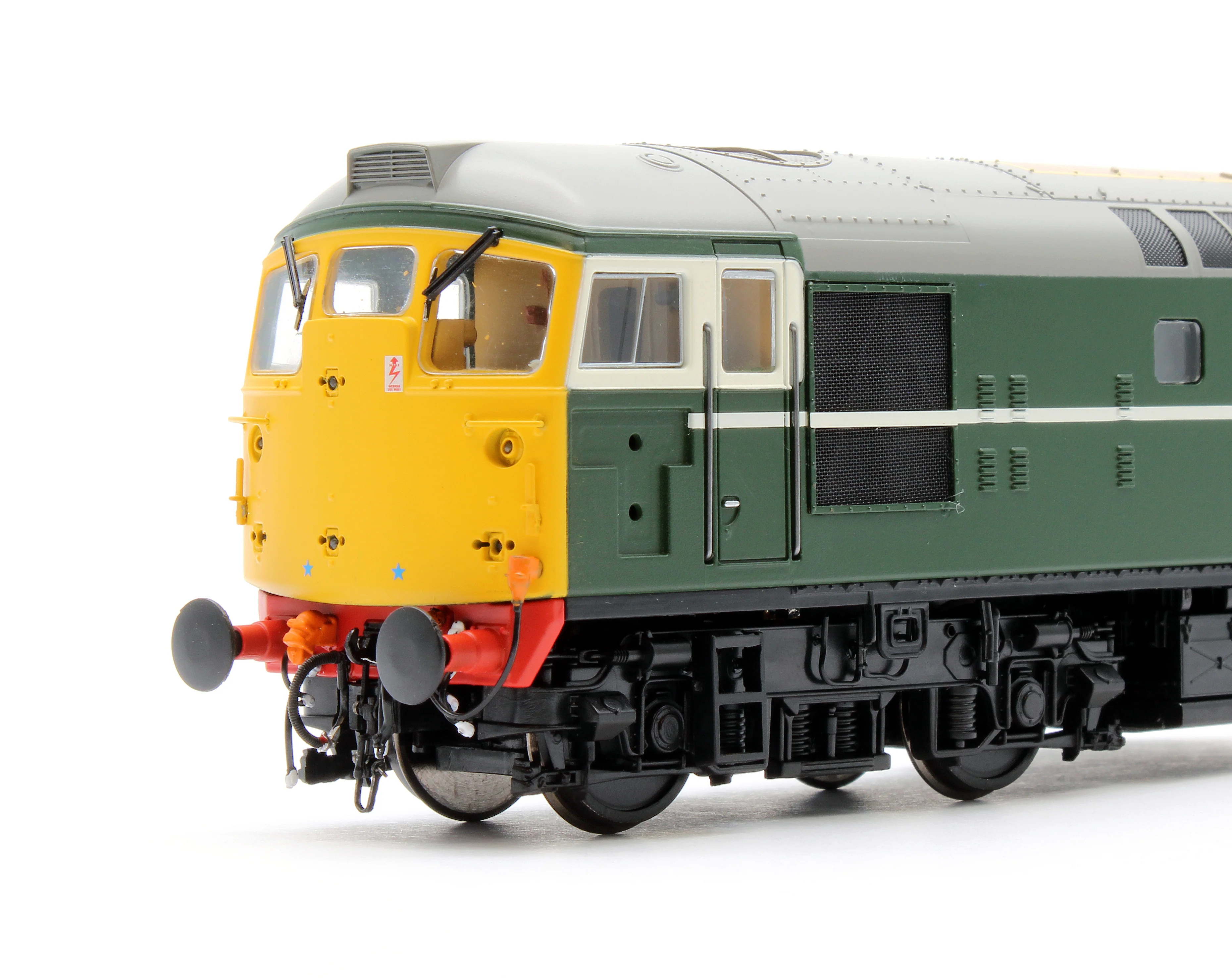 2642 Class 26 BR Green D5335 (full yellow ends) Diesel Locomotive - Image 6