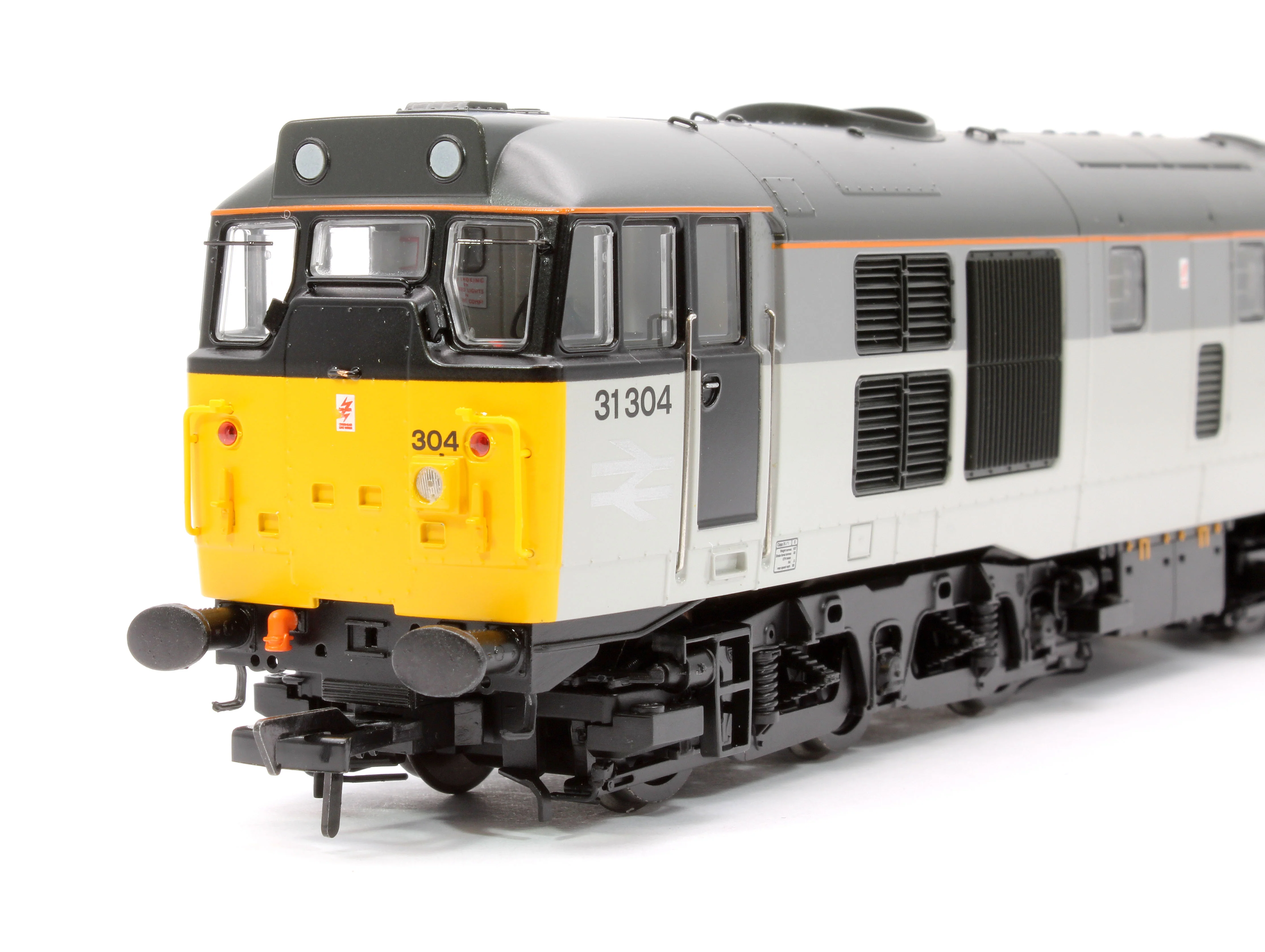 35-823A Class 31/1 Refurbished 31304 BR Railfreight Petroleum Sector Diesel Locomotive - Image 9