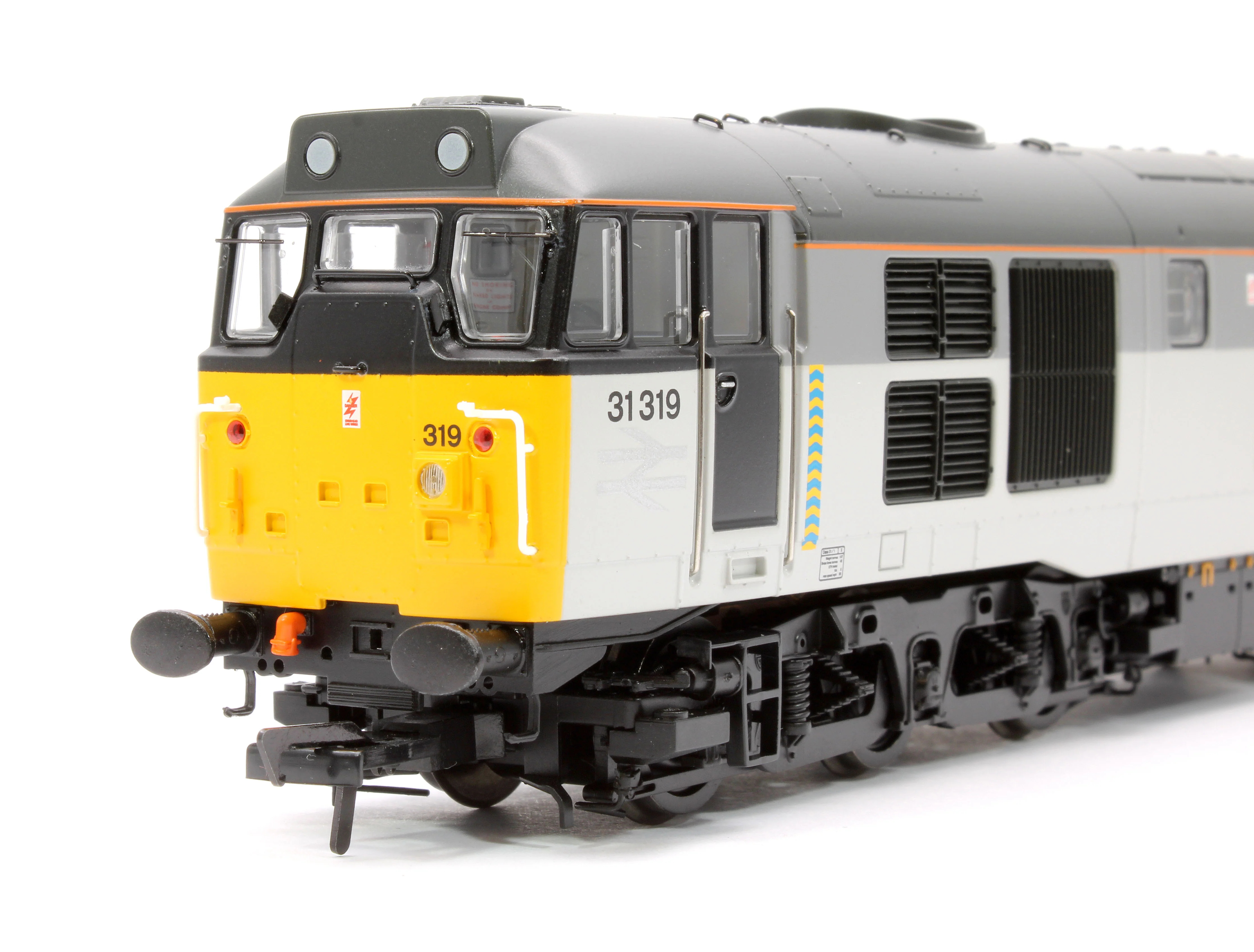 35-823SFX Class 31/1 Refurbished 31319 BR Railfreight Petroleum Sector Diesel Locomotive - DCC Sound Deluxe - Image 9