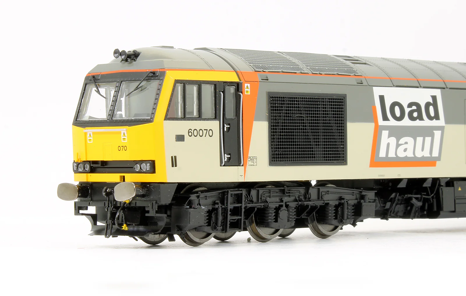 R3657 Class 60 070 'John Loudon McAdam' Loadhaul Diesel Locomotive - Image 3