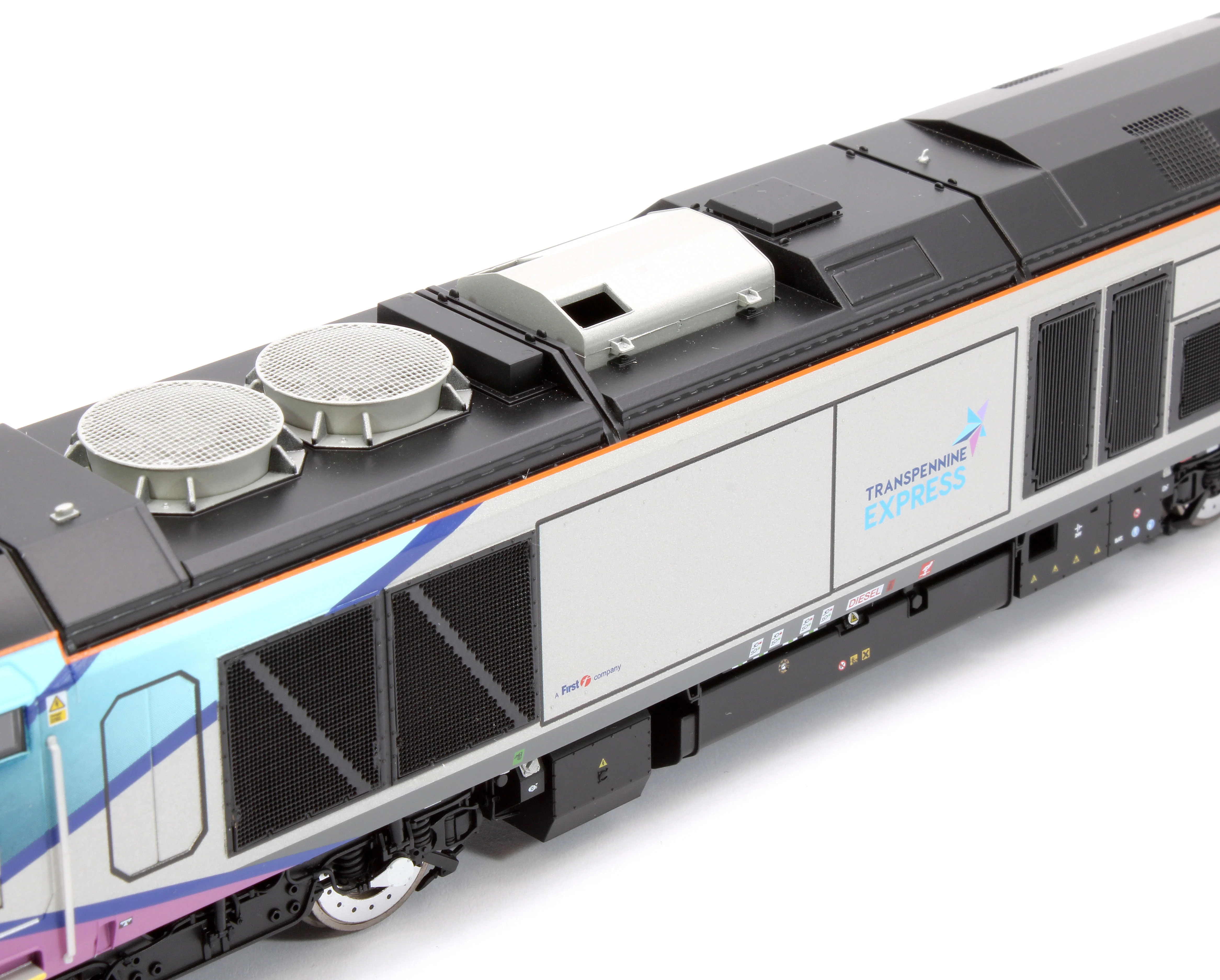 4D-022-025S Class 68 "Black Douglas" 68030 Transpenine Express Diesel Locomotive - Sound Fitted - Image 11