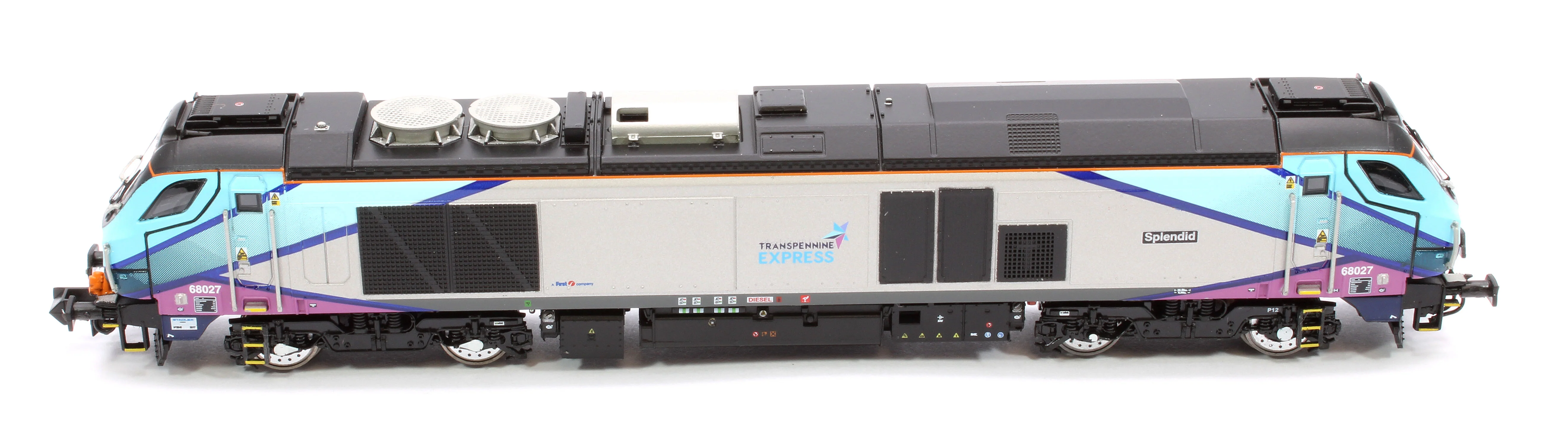 2D-022-014 Class 68 Splendid 68027 Transpennine Express Diesel Locomotive - Image 10