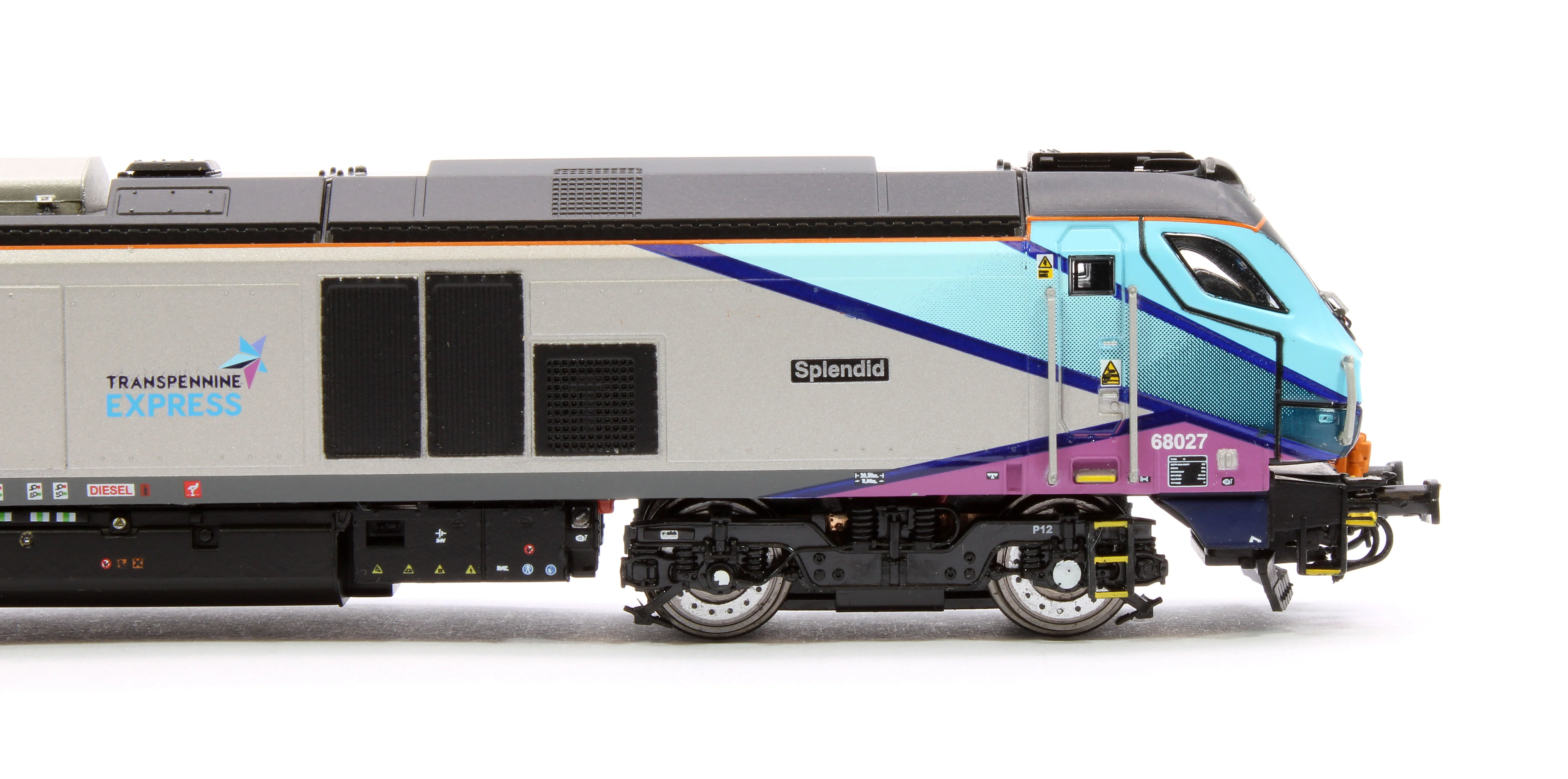 2D-022-014 Class 68 Splendid 68027 Transpennine Express Diesel Locomotive - Image 7