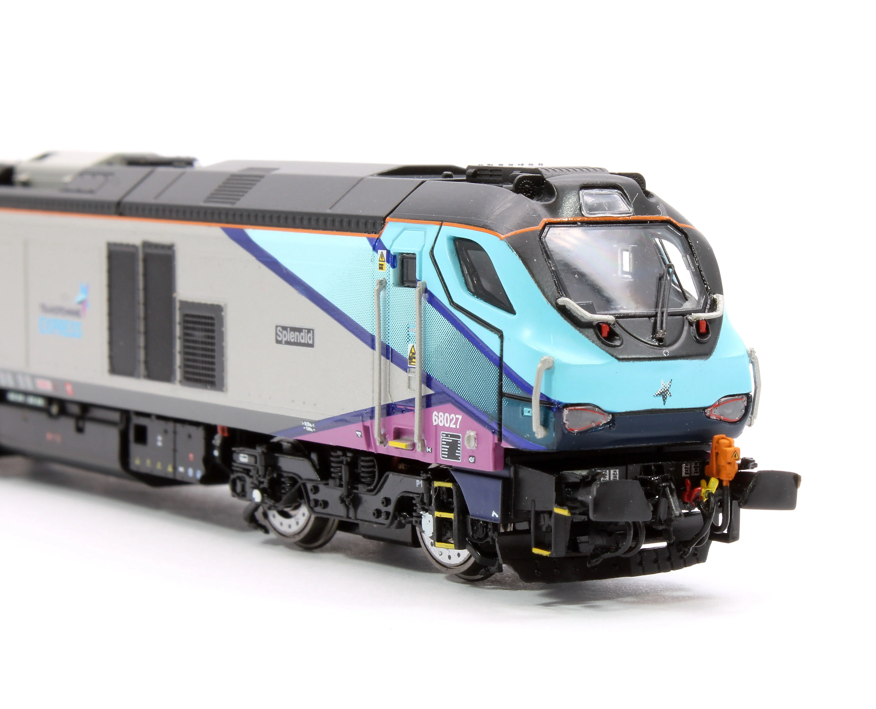 2D-022-014 Class 68 Splendid 68027 Transpennine Express Diesel Locomotive - Image 9