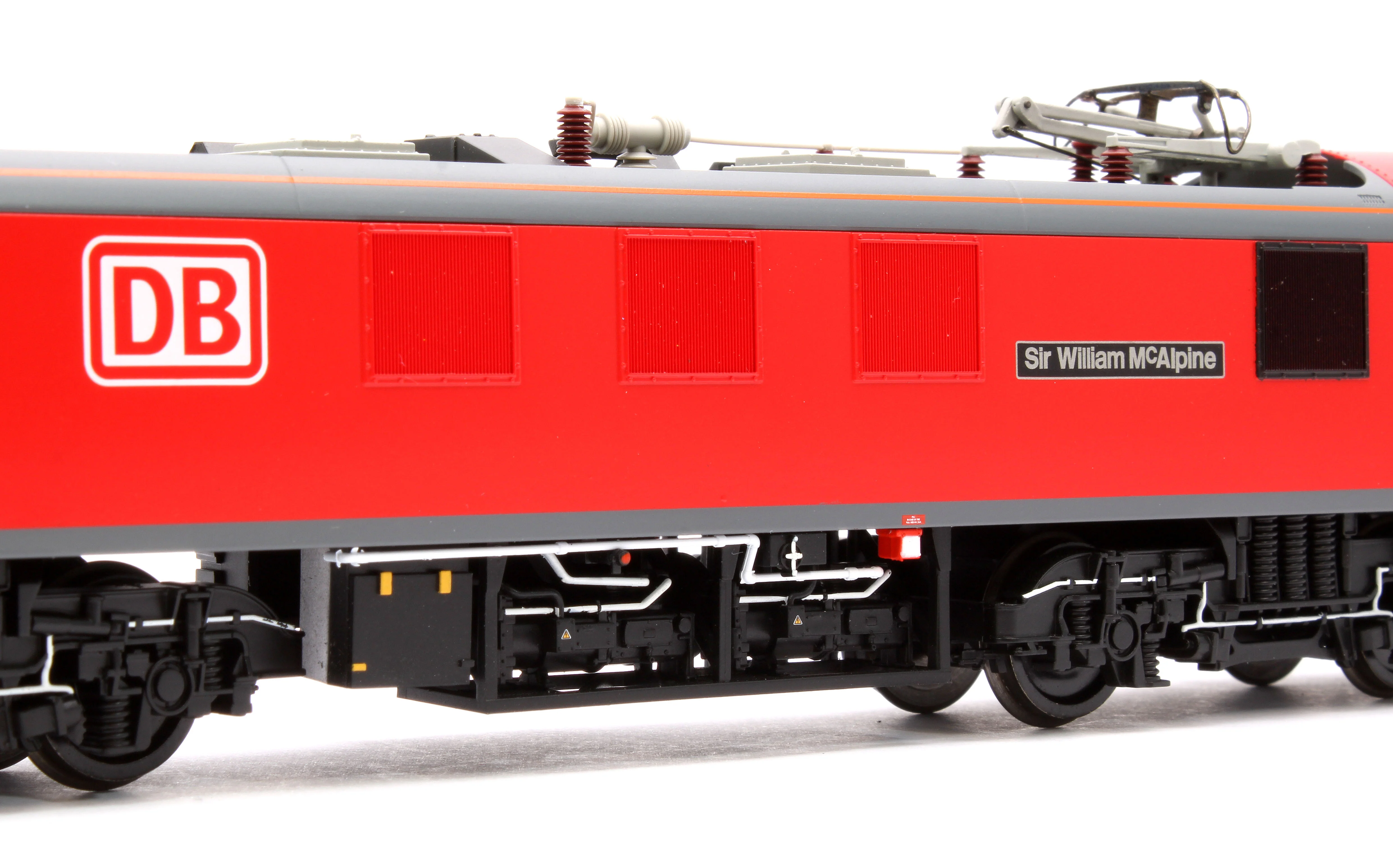 32-616NRM Class 90 028 'Sir William McAlpine' DB Cargo Electric Locomotive - Image 16