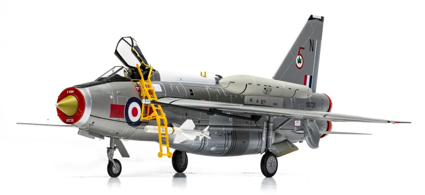 AA28404 English Electric Lightning F.6 XR726/N, RAF No.5 Squadron - Image 10