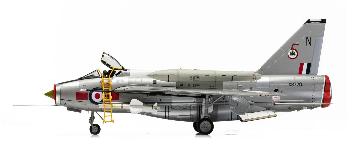 AA28404 English Electric Lightning F.6 XR726/N, RAF No.5 Squadron - Image 13