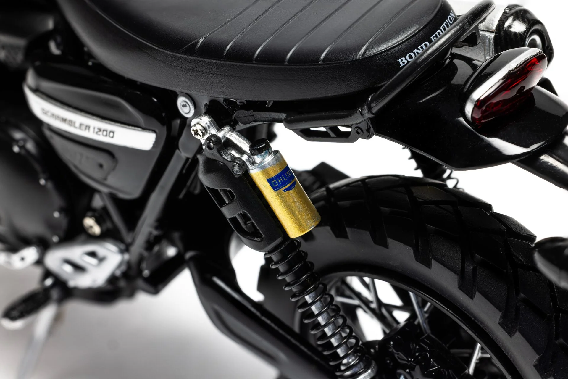CC08402 Triumph Scrambler 1200 (Bond Edition) - Image 7