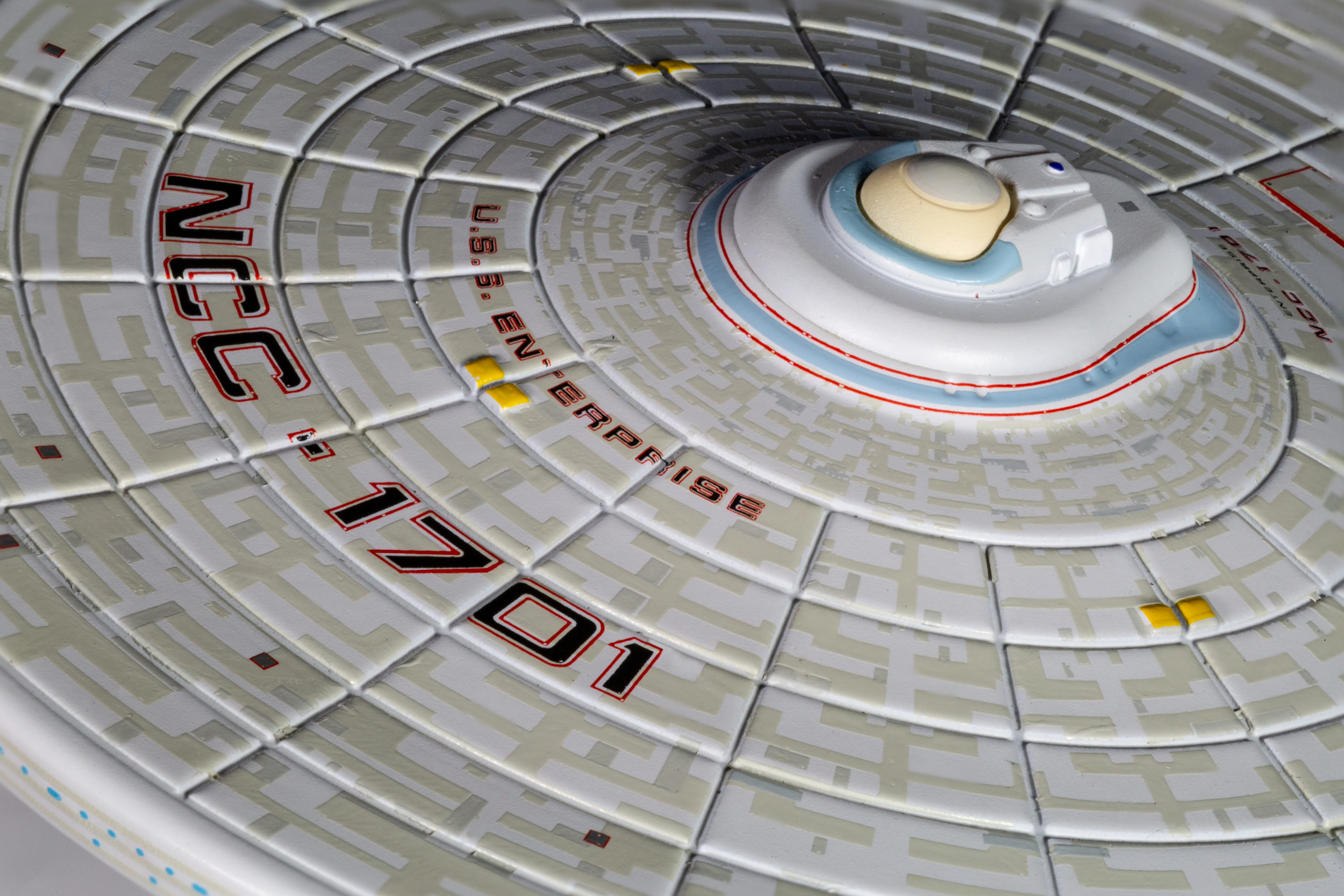 CC98001 Star Trek - USS Enterprise NCC-1701 [Refit] (Star Trek II: The Wrath of Khan) - Image 8