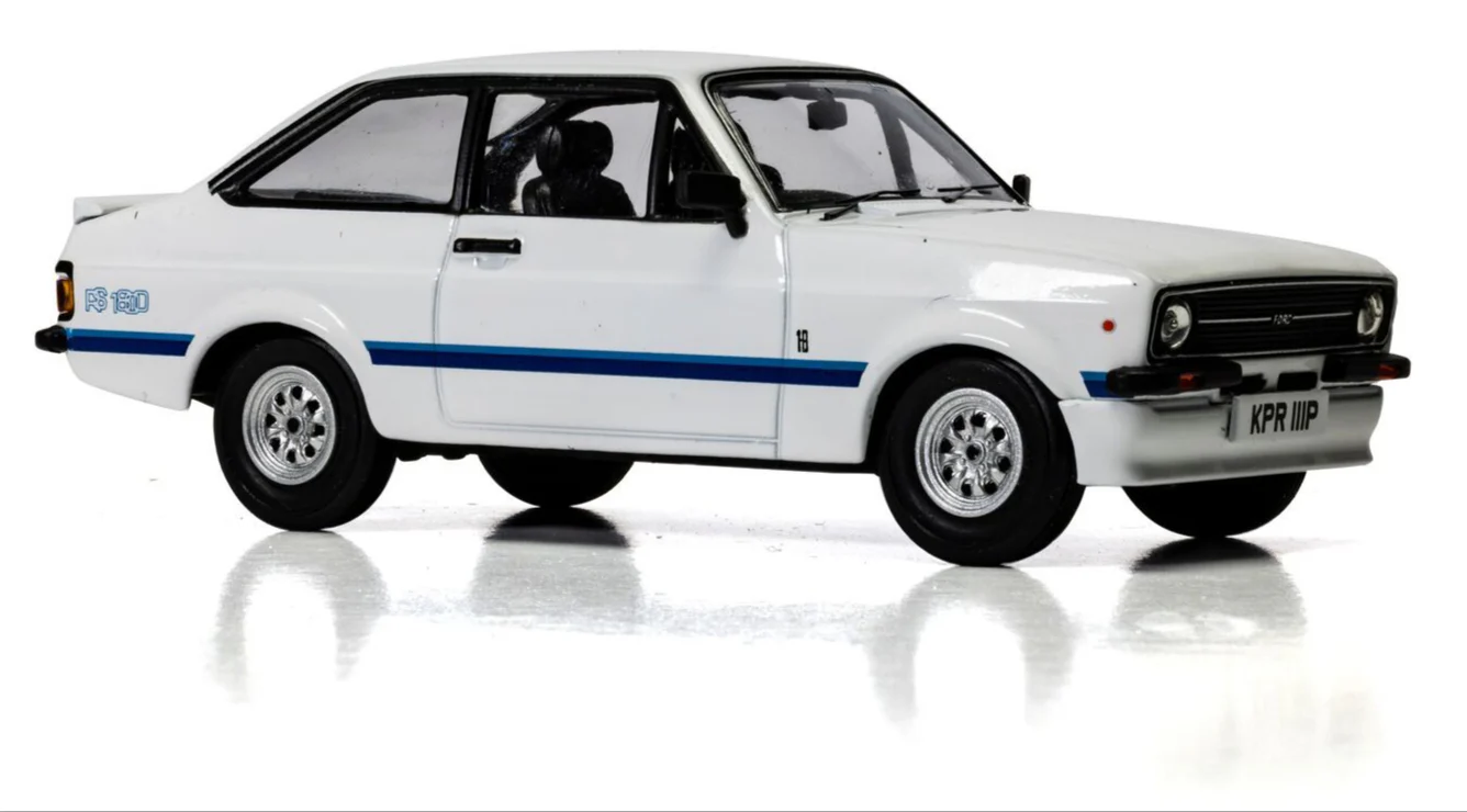 VA12624 Ford Escort Mk2 RS1800 - Diamond White - Image 2