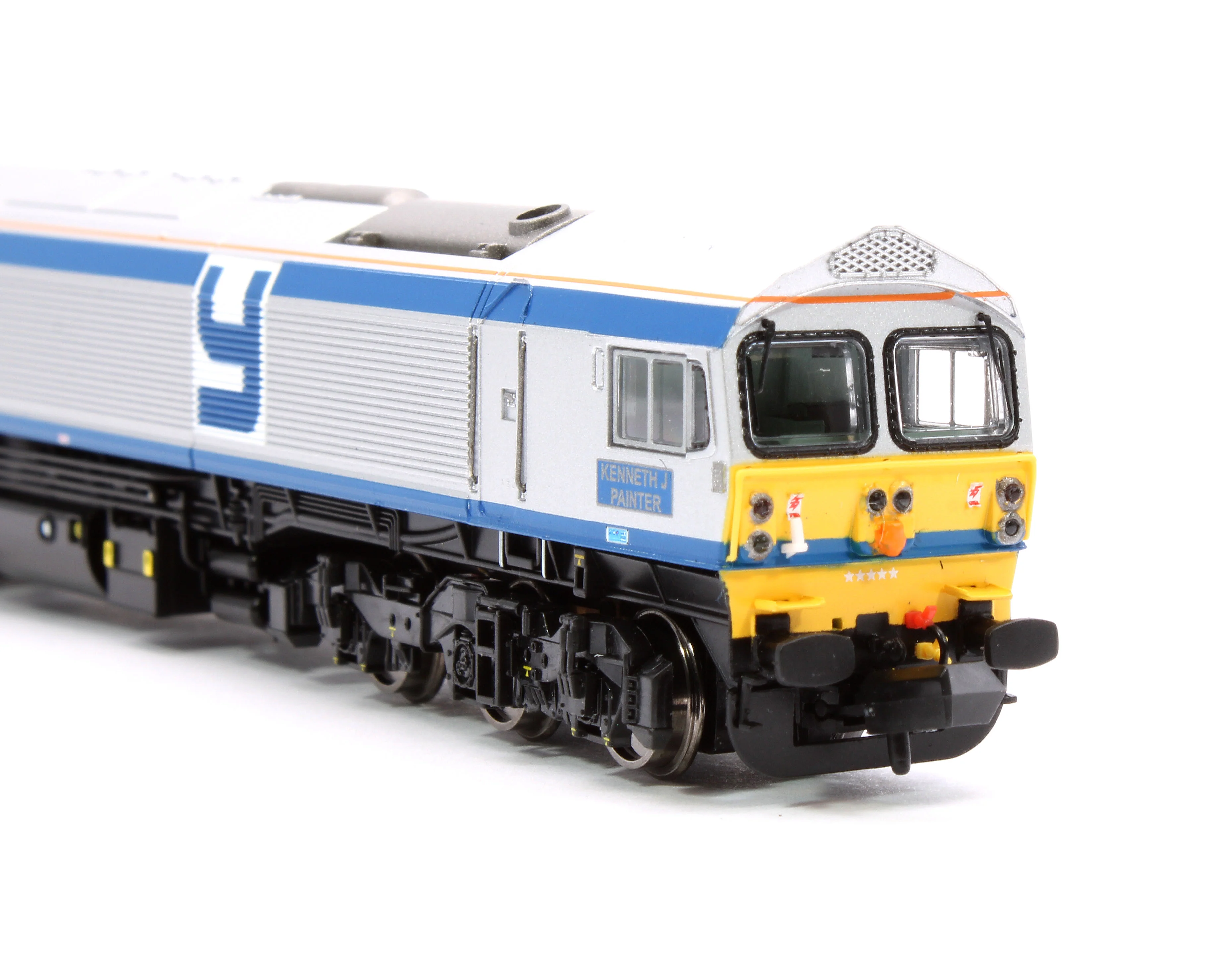 2D-005-000S Class 59 #59005 "Kenneth J Painter" Foster Yeoman Silver Livery Diesel Locomotive - DCC Sound - Image 9