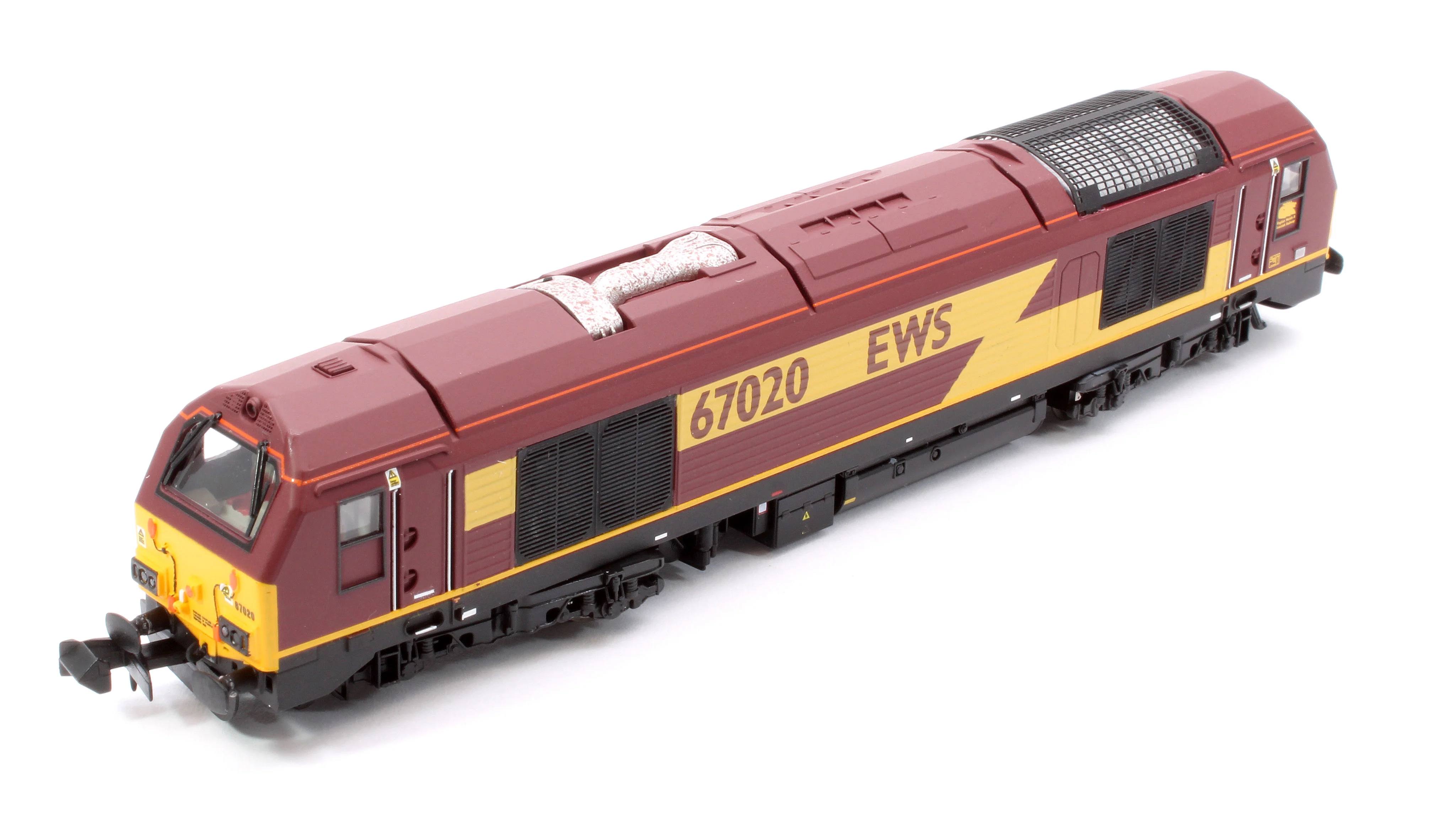 2D-010-015 Class 67 EWS Red/Gold 67020 Diesel Locomotive - Image 11