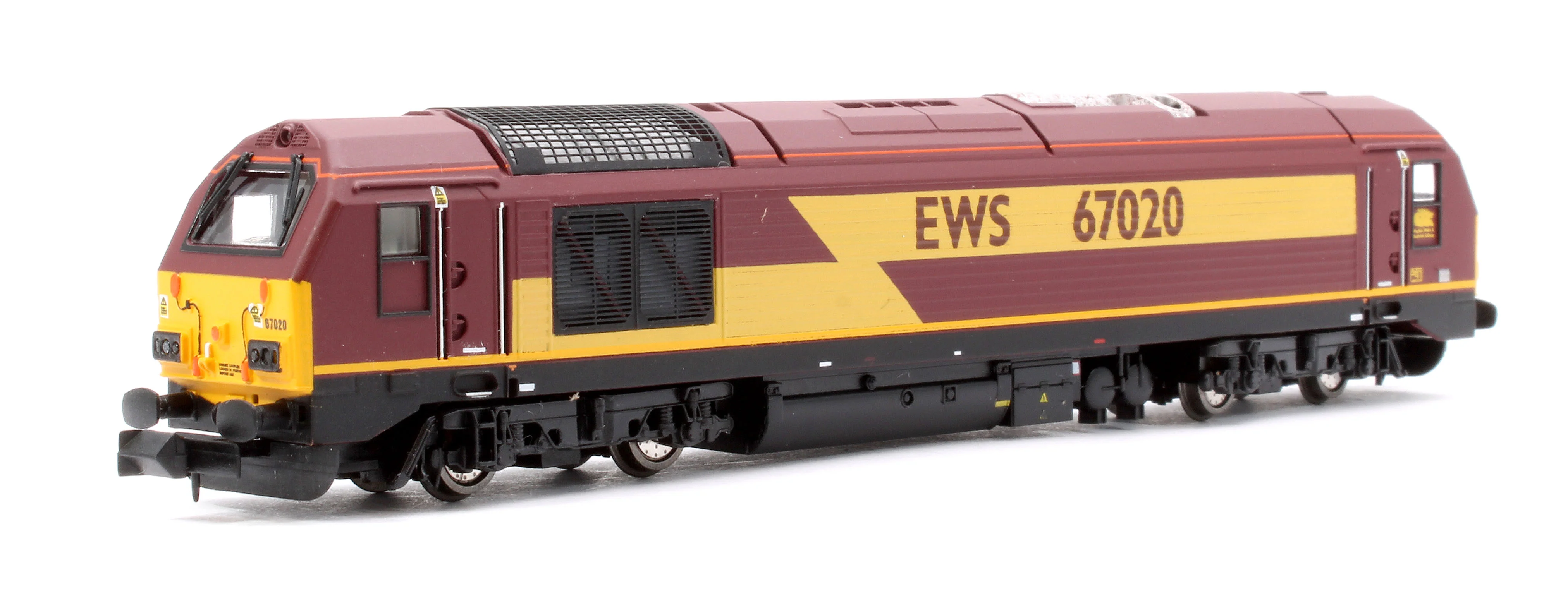 2D-010-015 Class 67 EWS Red/Gold 67020 Diesel Locomotive - Image 3