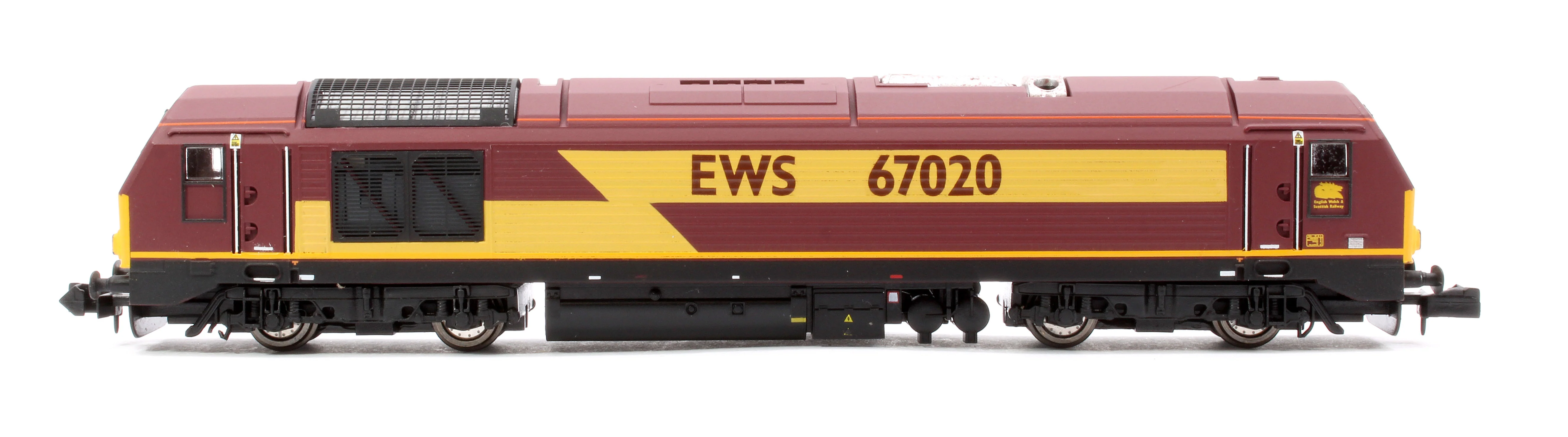 2D-010-015 Class 67 EWS Red/Gold 67020 Diesel Locomotive - Image 5