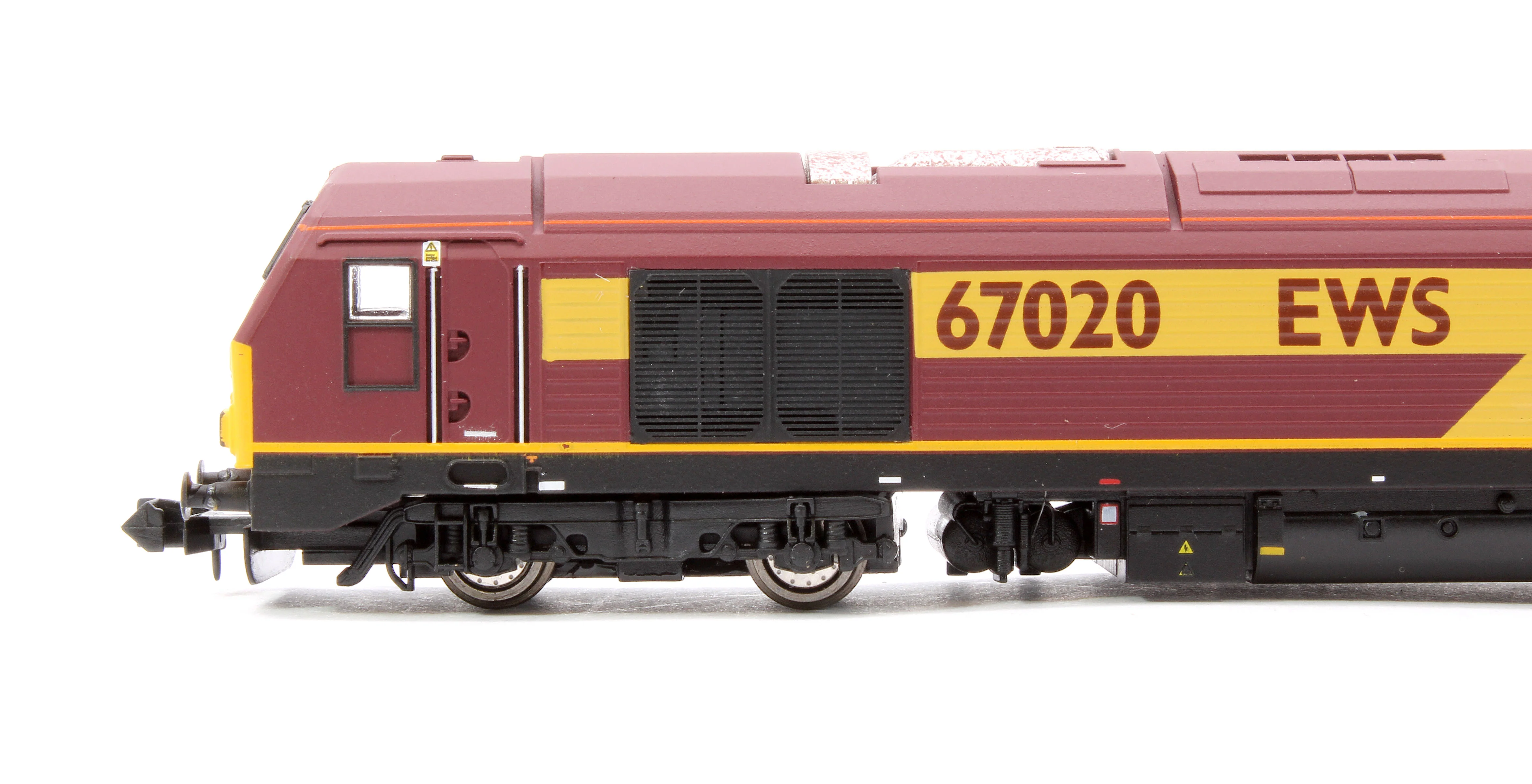 2D-010-015 Class 67 EWS Red/Gold 67020 Diesel Locomotive - Image 7
