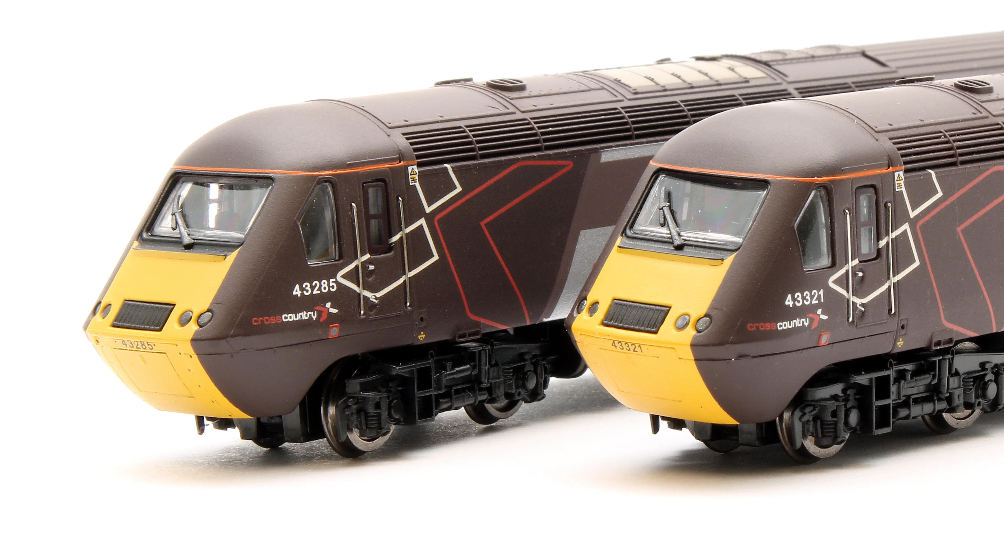 2D-019-016 Class 43 HST Cross Country (43285 & 43321) 4 Car HST Book Set - Image 13