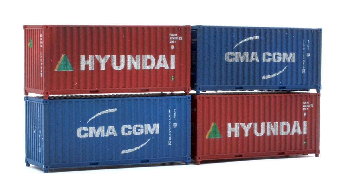 2F-028-203 20ft Container Set (4) Hyundai/CMA CGM - Weathered - Image 3
