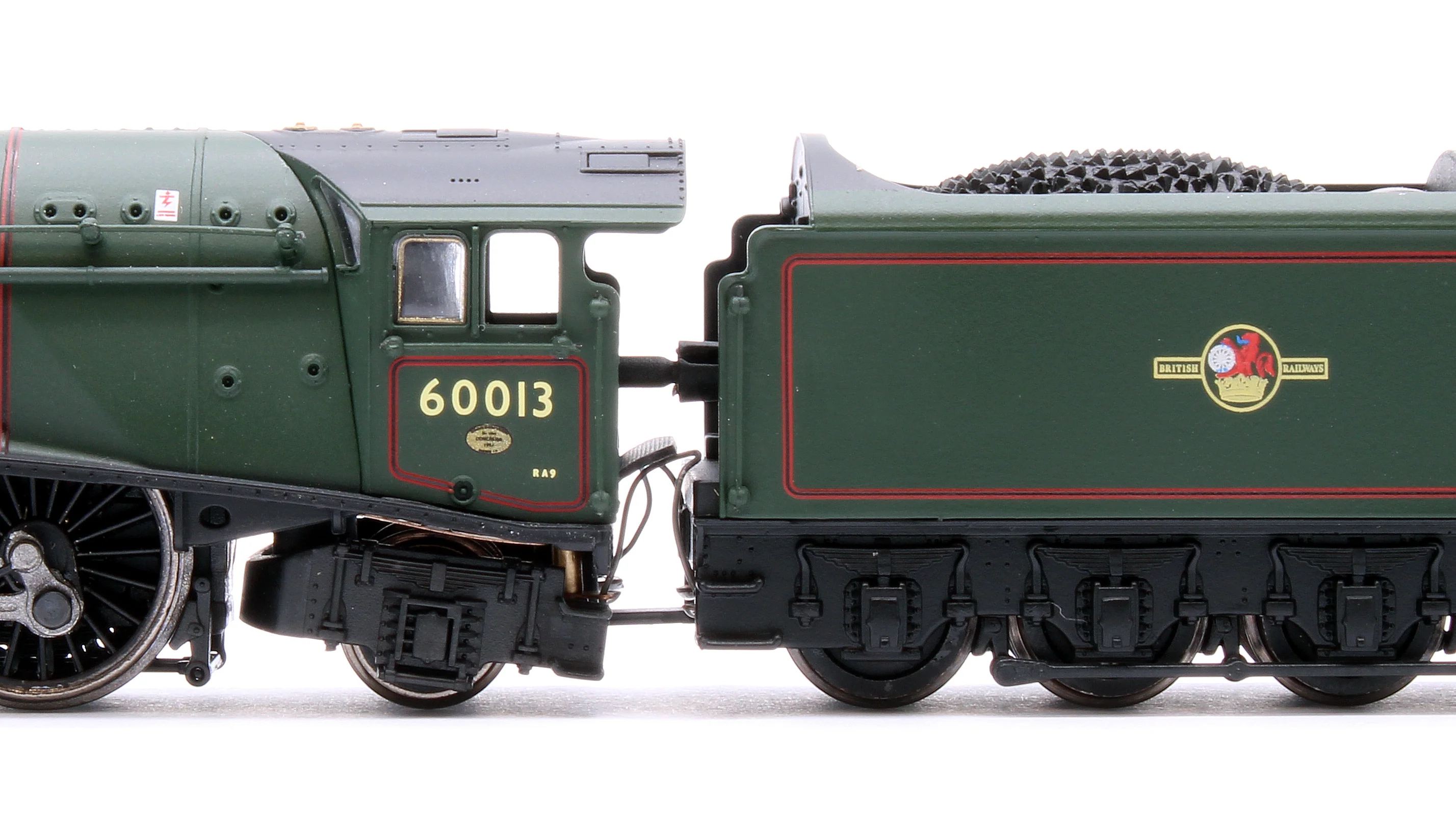 2S-008-018 A4 Dominion of New Zealand 60013 BR Late Crest & 4 Gresley Coaches - Image 7