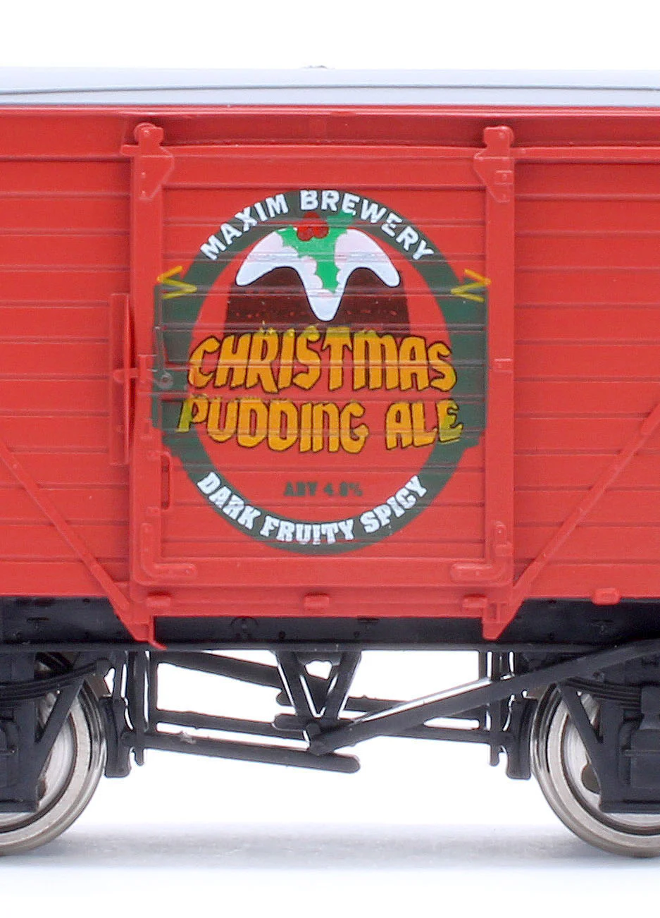 4F-011-162 Ventilated Van Christmas Pudding Ale - Image 4