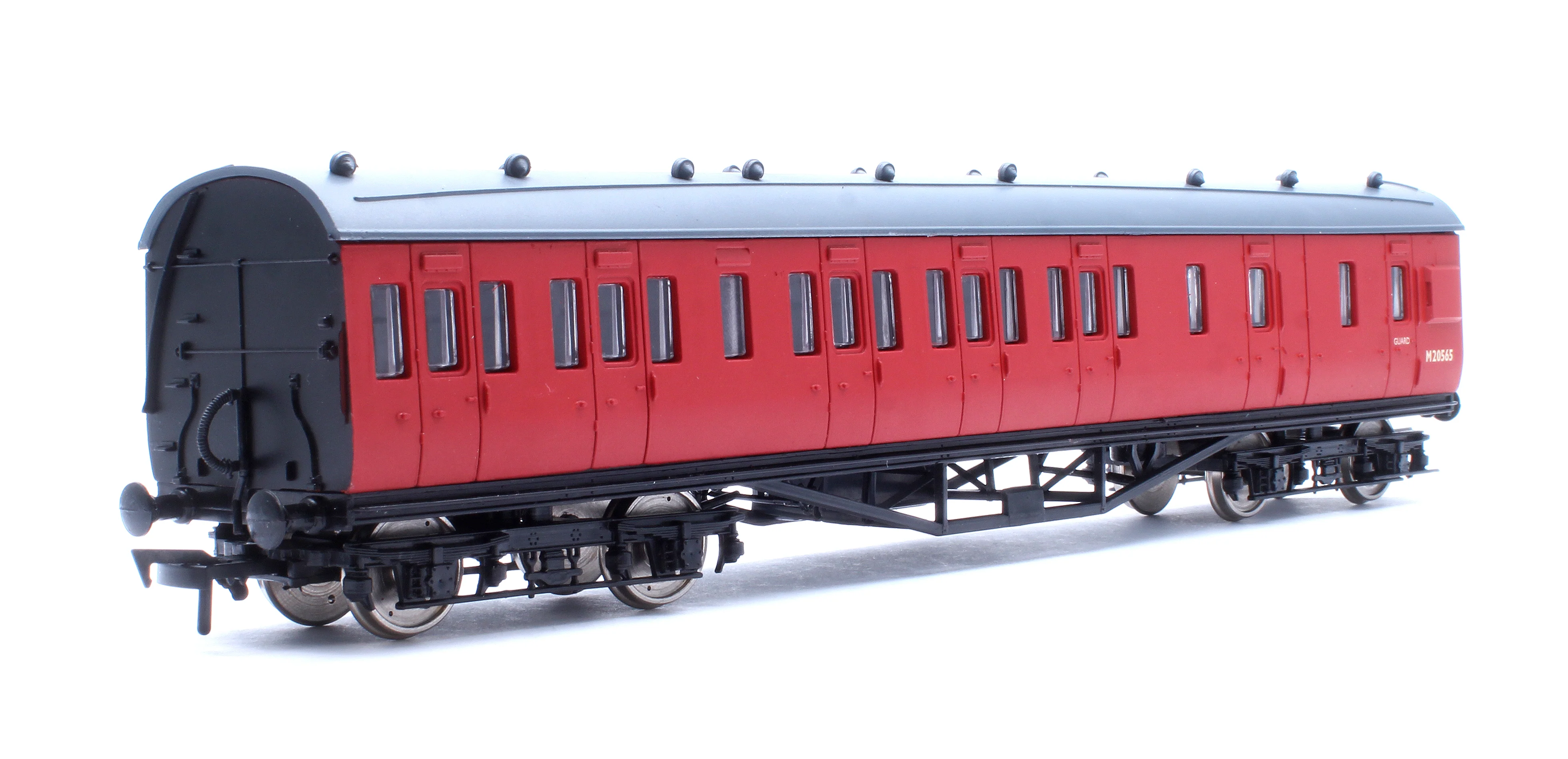 4P-010-202 57ft Stanier Non-Corridor Brake M20565 BR Unlined Carmine - Image 3