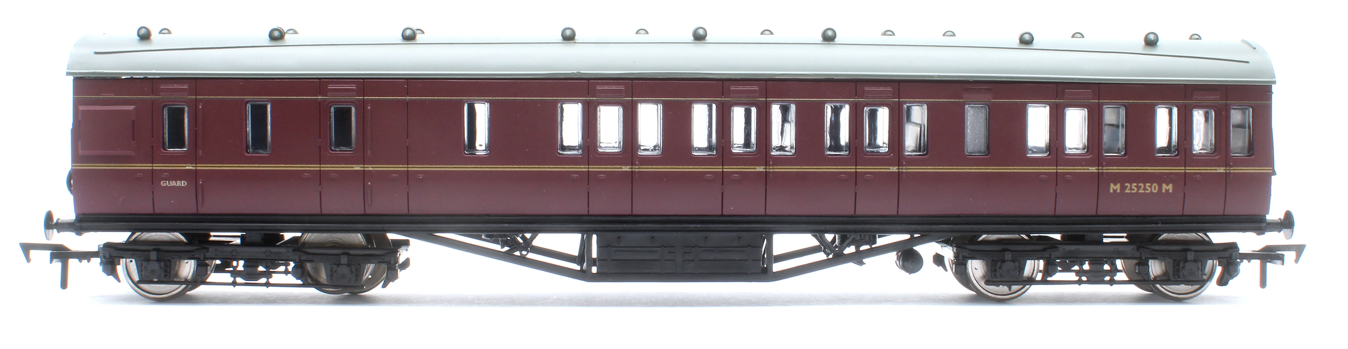 4P-010-301 57ft Stanier Non-Corridor Brake M25250M BR Lined Maroon - Image 4