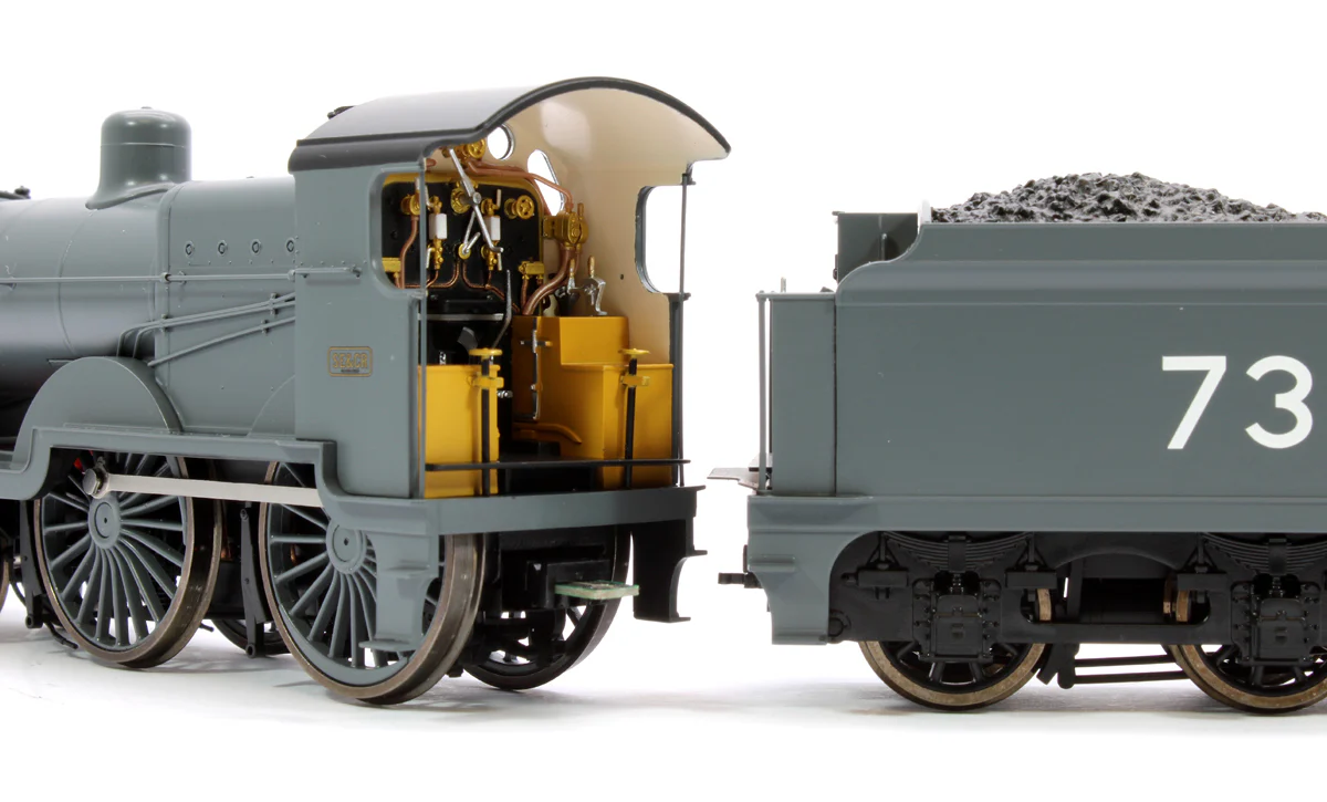 4S-028-001 SECR Maunsell D1 Class SECR Grey 4-4-0 Steam Locomotive No.735 - Image 6