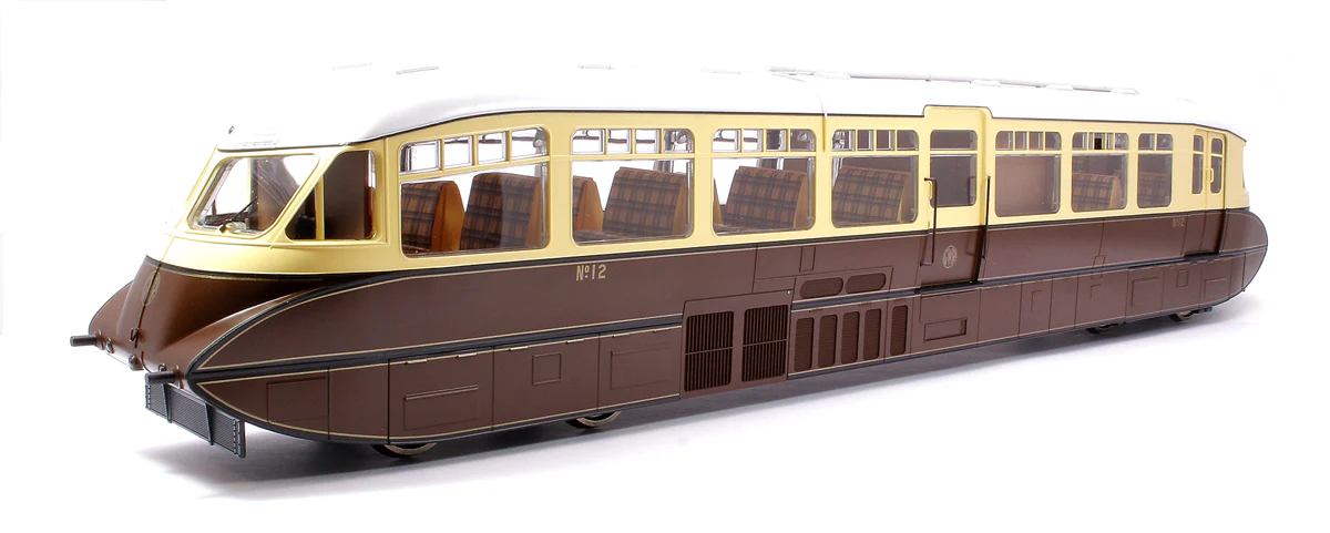 7D-011-001D Streamlined Railcar 12 Lined Chocolate & Cream GWR Monogram Diesel Locomotive - DCC Fitted