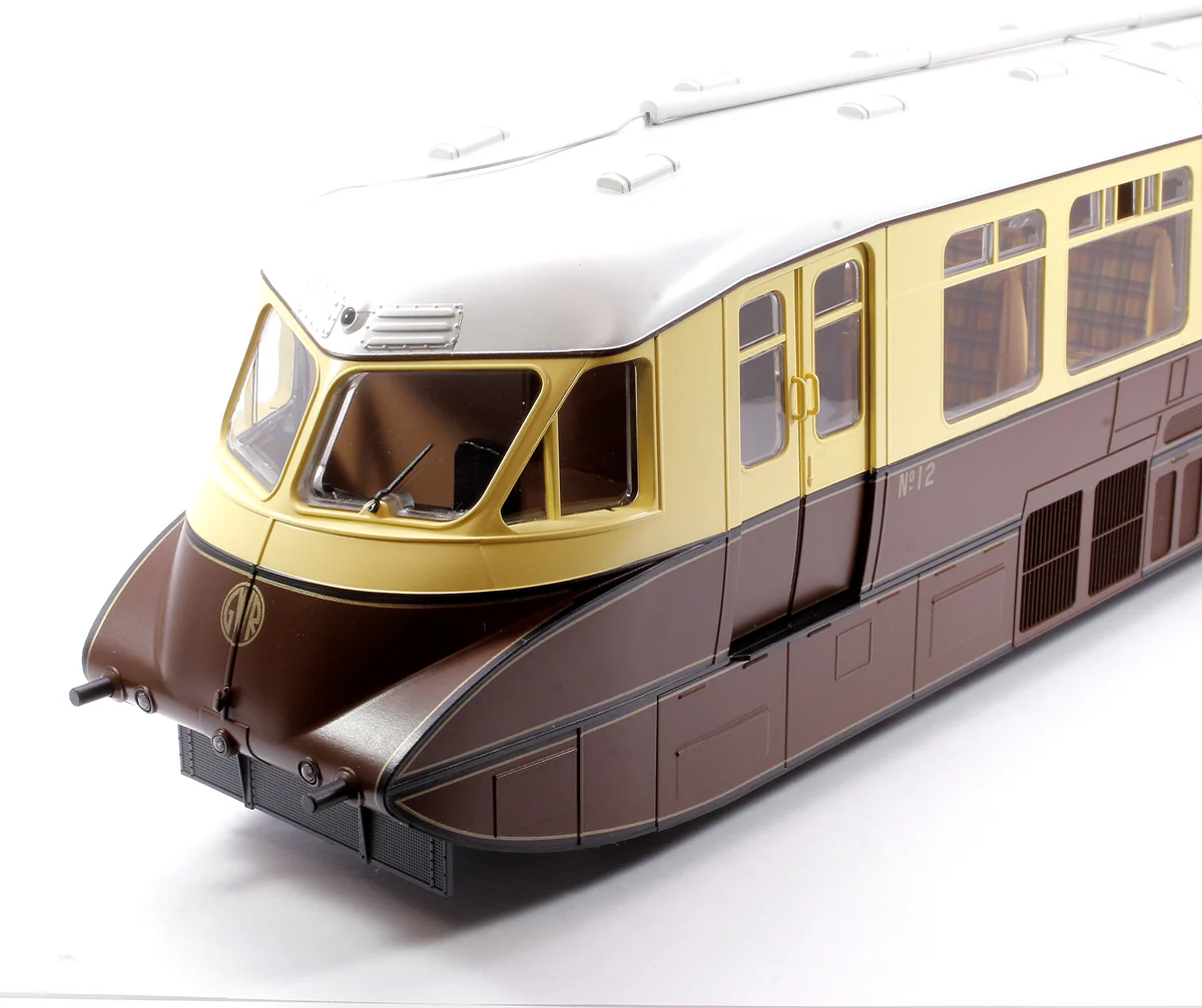 7D-011-001D Streamlined Railcar 12 Lined Chocolate & Cream GWR Monogram Diesel Locomotive - DCC Fitted - Image 4