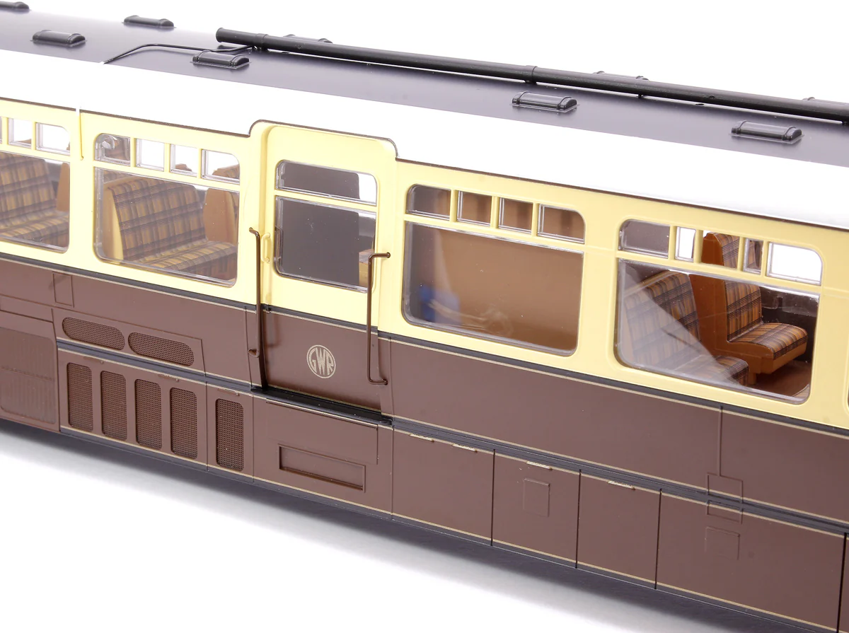 7D-011-002 Streamlined Railcar 10 Lined Chocolate & Cream GWR Monogram Diesel Locomotive - Image 8