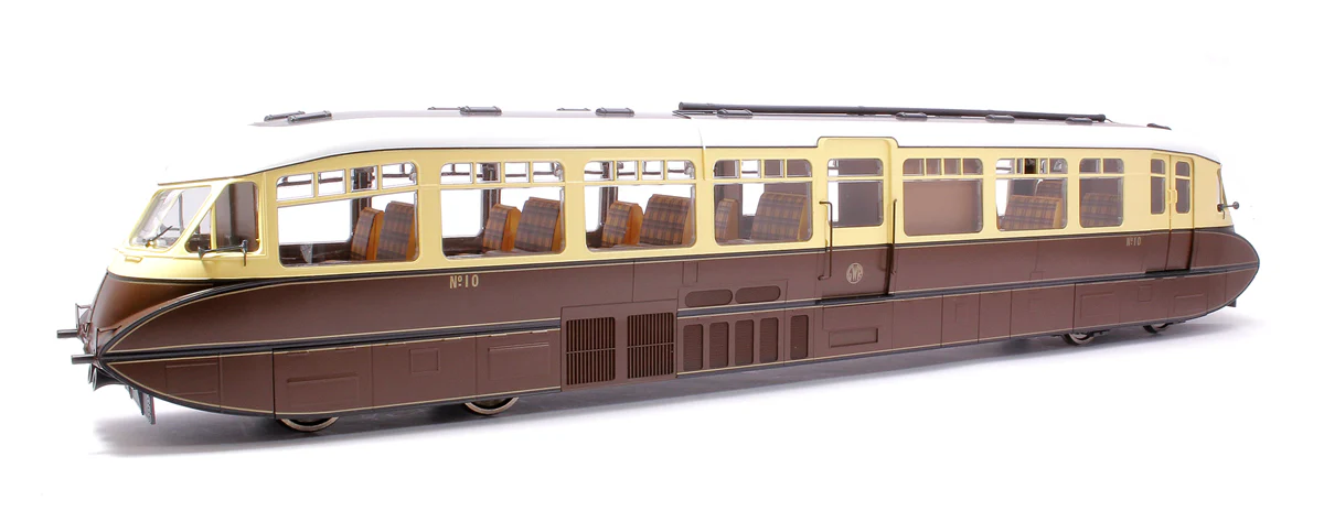 7D-011-002D Streamlined Railcar 10 Lined Chocolate & Cream GWR Monogram Diesel Locomotive - DCC Fitted - Image 3