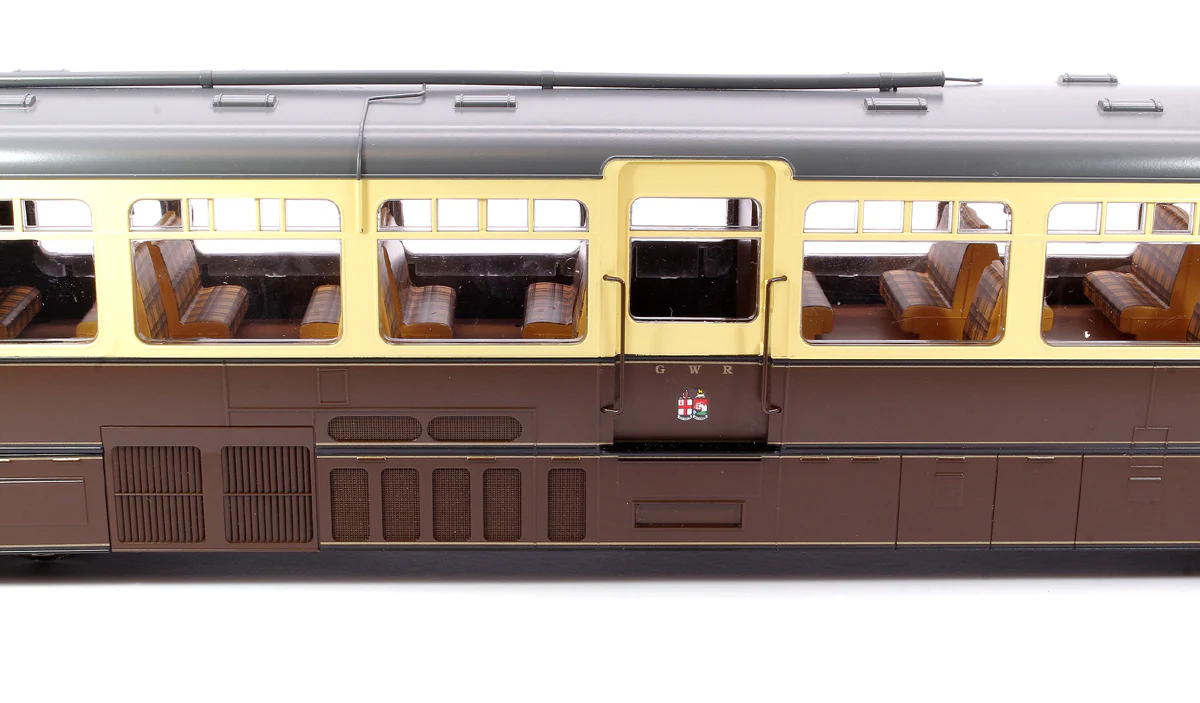 7D-011-003D Streamlined Railcar 16 Lined Chocolate & Cream GWR Twin Cities Diesel Locomotive - DCC Fitted - Image 5