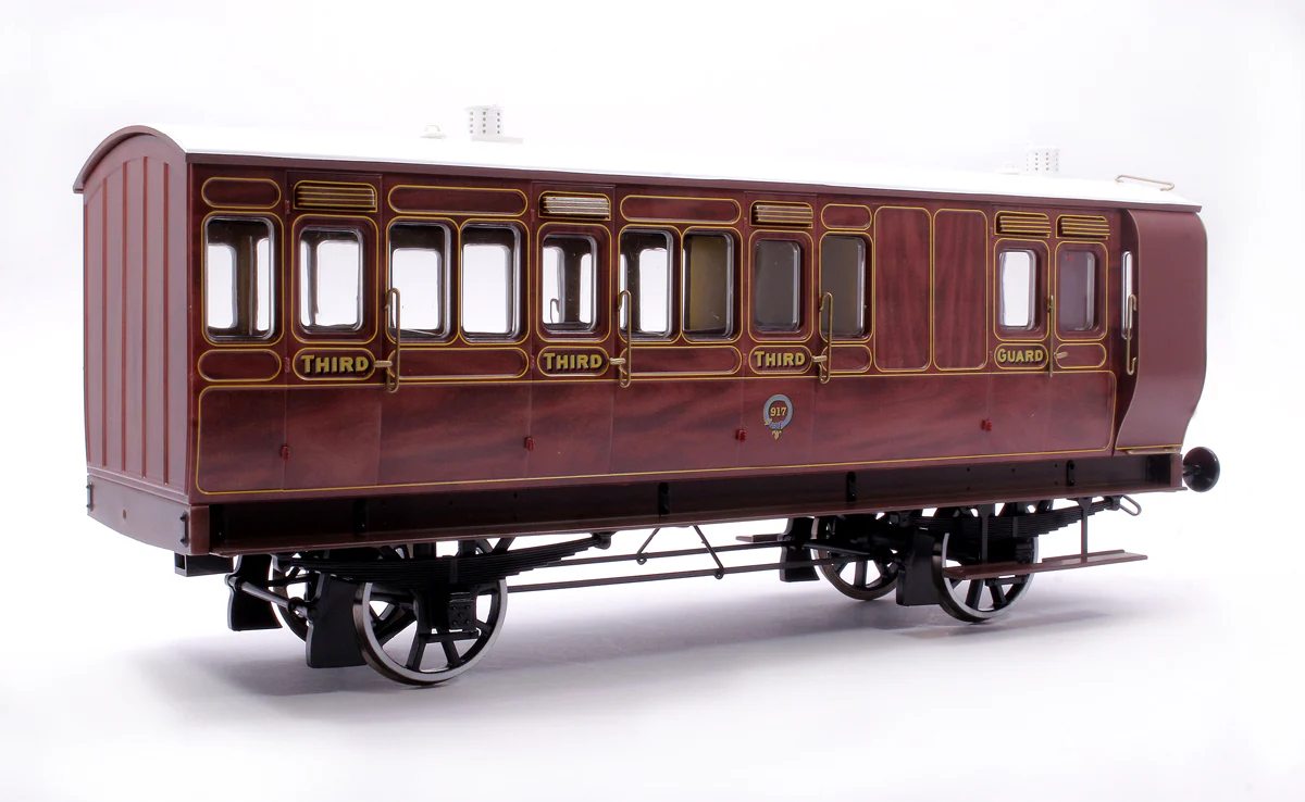 7P-020-001D Stroudley 4 Wheel Sub Oil Lit Brake 3rd Mahogany 917 - DCC & Light Bar Fitted - Image 3