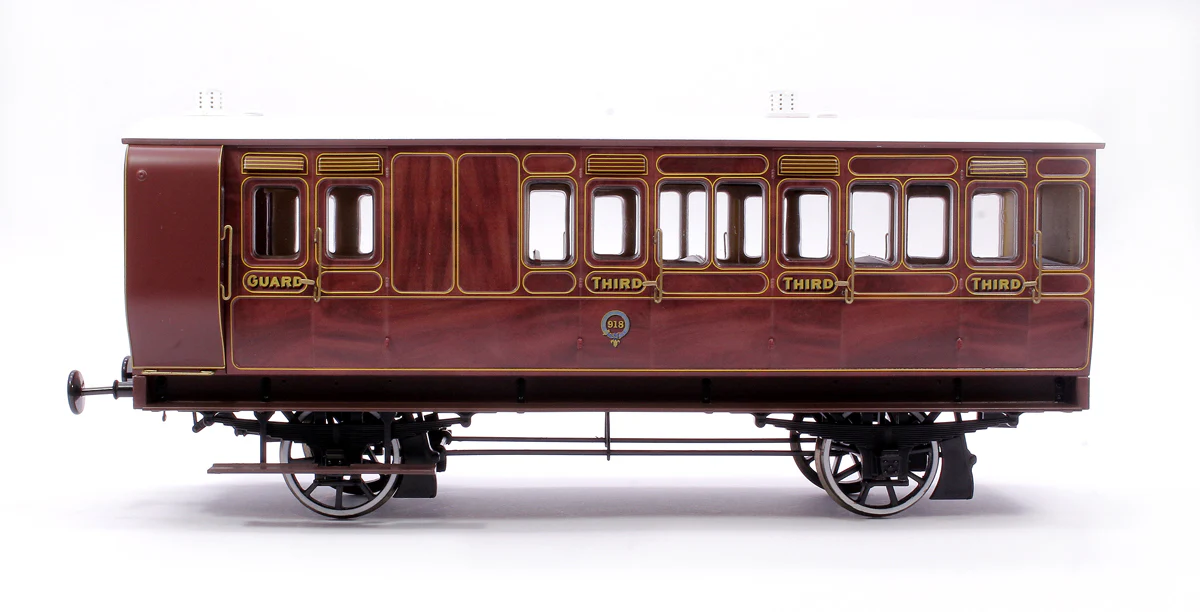 7P-020-002L Stroudley 4 Wheel Suburban Oil Lit Brake 3rd Mahogany 918 - Light Bar Fitted - Image 2