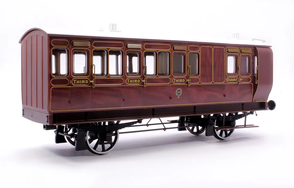 7P-020-002L Stroudley 4 Wheel Suburban Oil Lit Brake 3rd Mahogany 918 - Light Bar Fitted - Image 3