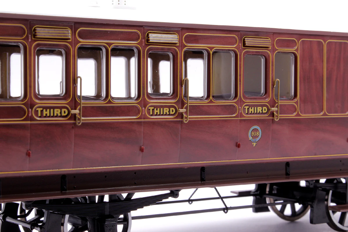 7P-020-002L Stroudley 4 Wheel Suburban Oil Lit Brake 3rd Mahogany 918 - Light Bar Fitted - Image 4