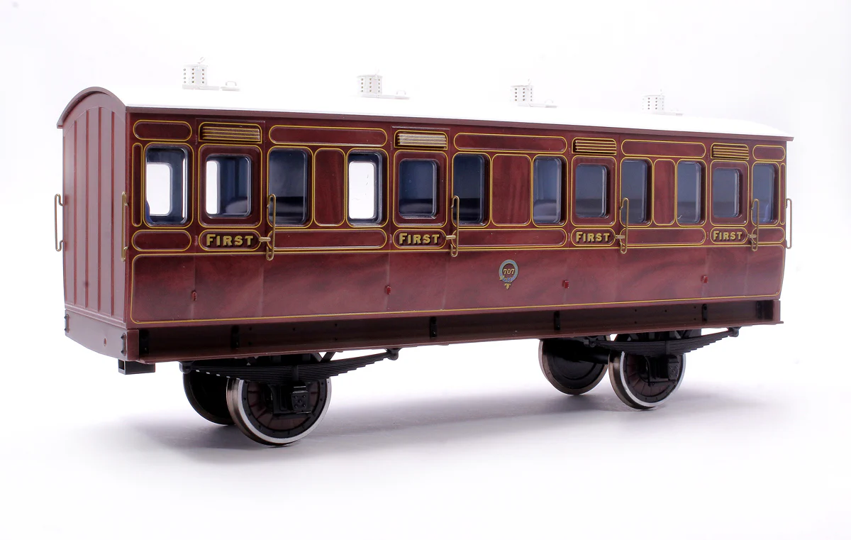 7P-020-400L Stroudley 4 Wheel Suburban Oil Lit 1st Mahogany 707 - Light Bar Fitted