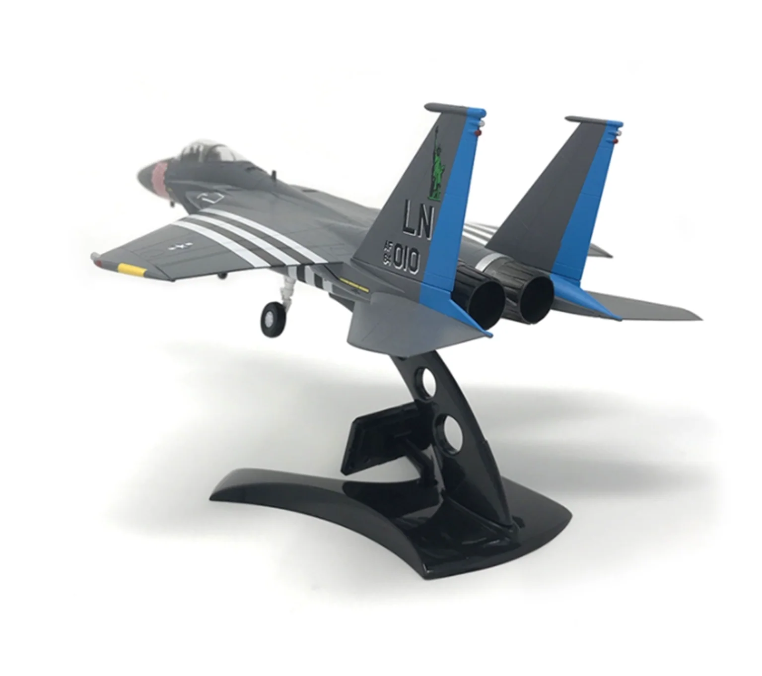 PKEA33308 F-15C Eagle 84-010 LN D-Day Bachmann Exclusive - Image 4