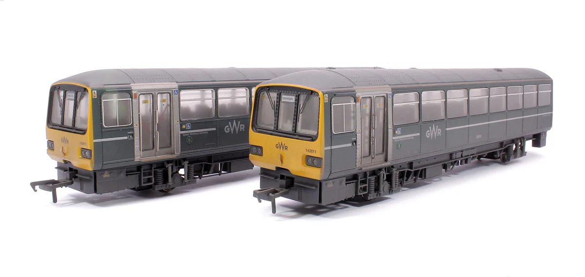 E83027 Class 143 2-Car DMU 143611 GWR Green (FirstGroup) - Weathered
