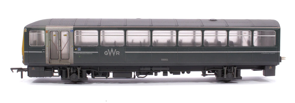 E83027 Class 143 2-Car DMU 143611 GWR Green (FirstGroup) - Weathered - Image 6