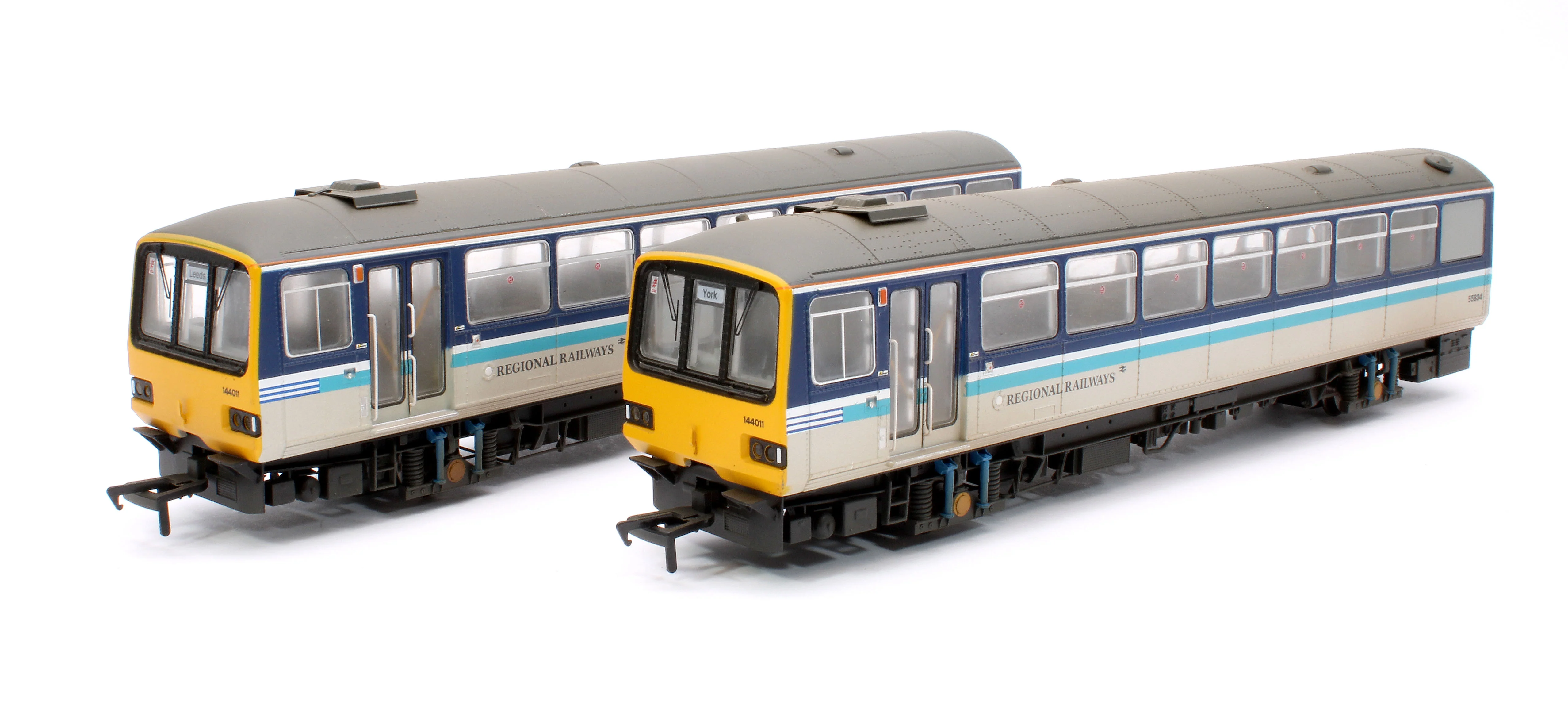 E83033 Class 144 2-Car DMU 144011 BR Regional Railways - Weathered