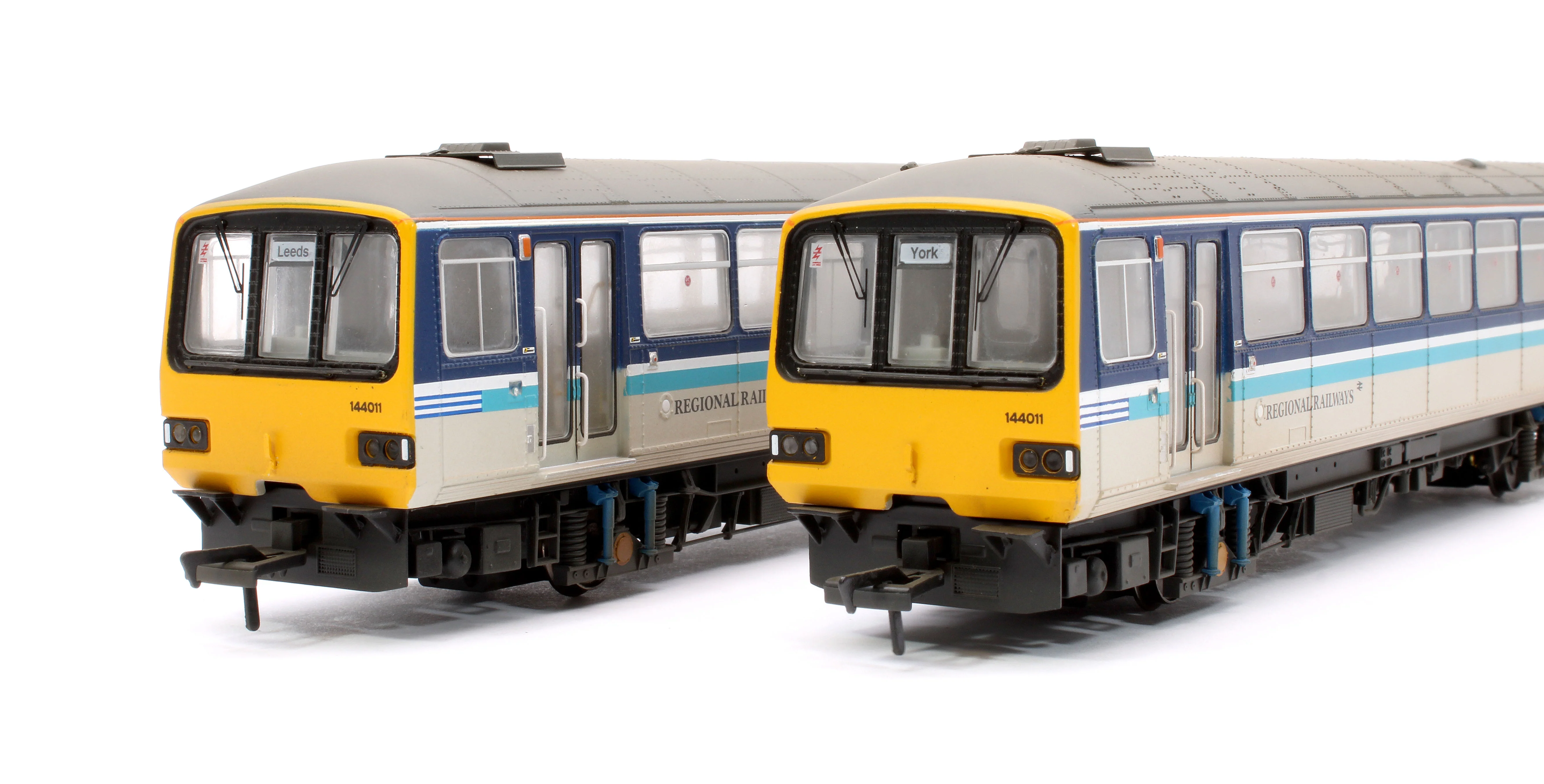 E83033 Class 144 2-Car DMU 144011 BR Regional Railways - Weathered - Image 2